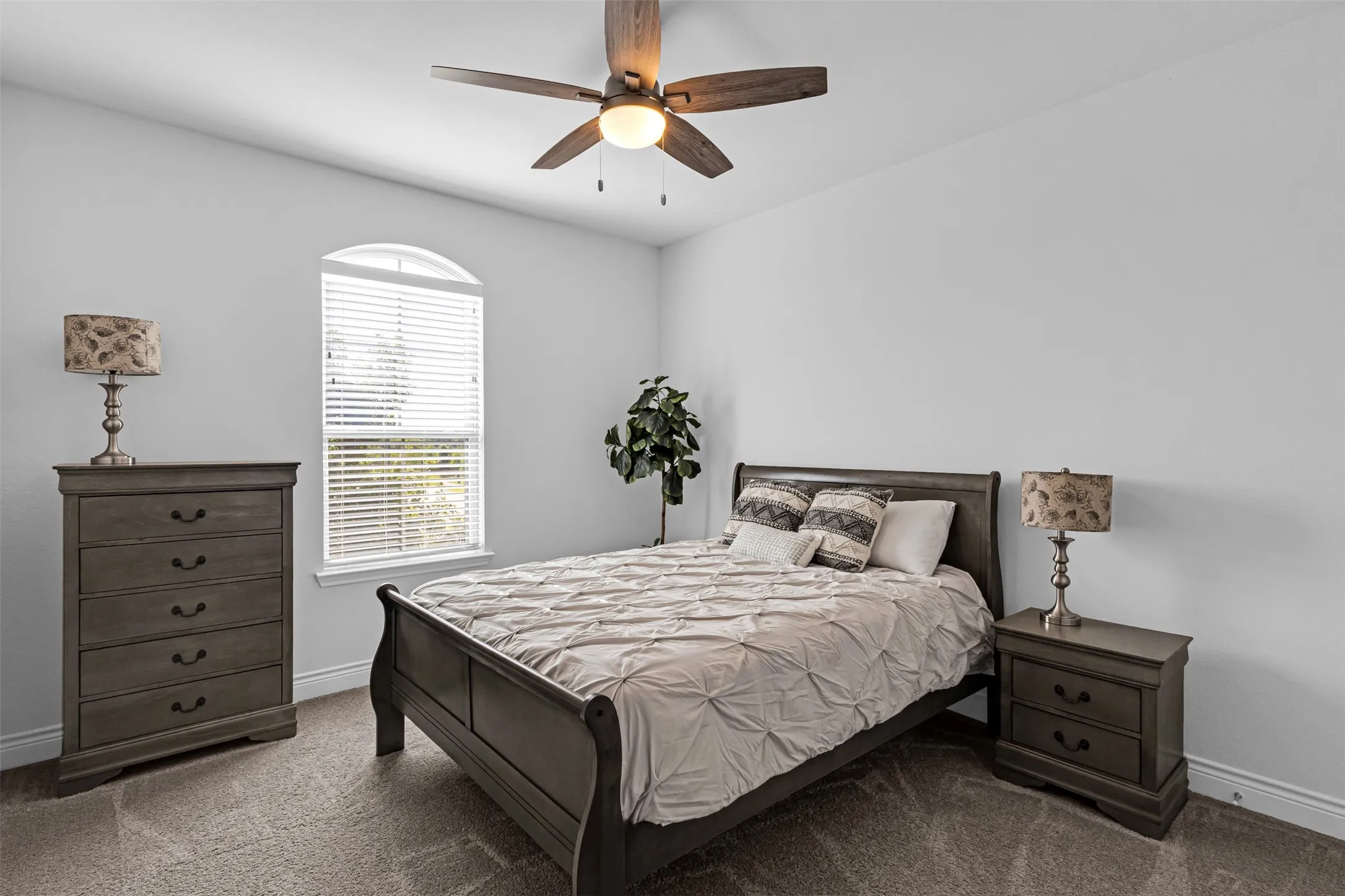 Single Family Residence For Sale in Collin County , 8517 Lake Arrowhead Trail, Mc Kinney, Texas 75071, 4 Bedroom, 3 Bathroom, 2 Garage spaces, 2,664 Sqft, built in 2018, mls#21268005, Real Estate Agent in Mc Kinney, Homes For Sale in Collin county, Homes For Sale in Mc Kinney, Realtor in Mc Kinney Texas, Real Estate Brokerage Independent Realty Texas, Luminita Cordes Realtor