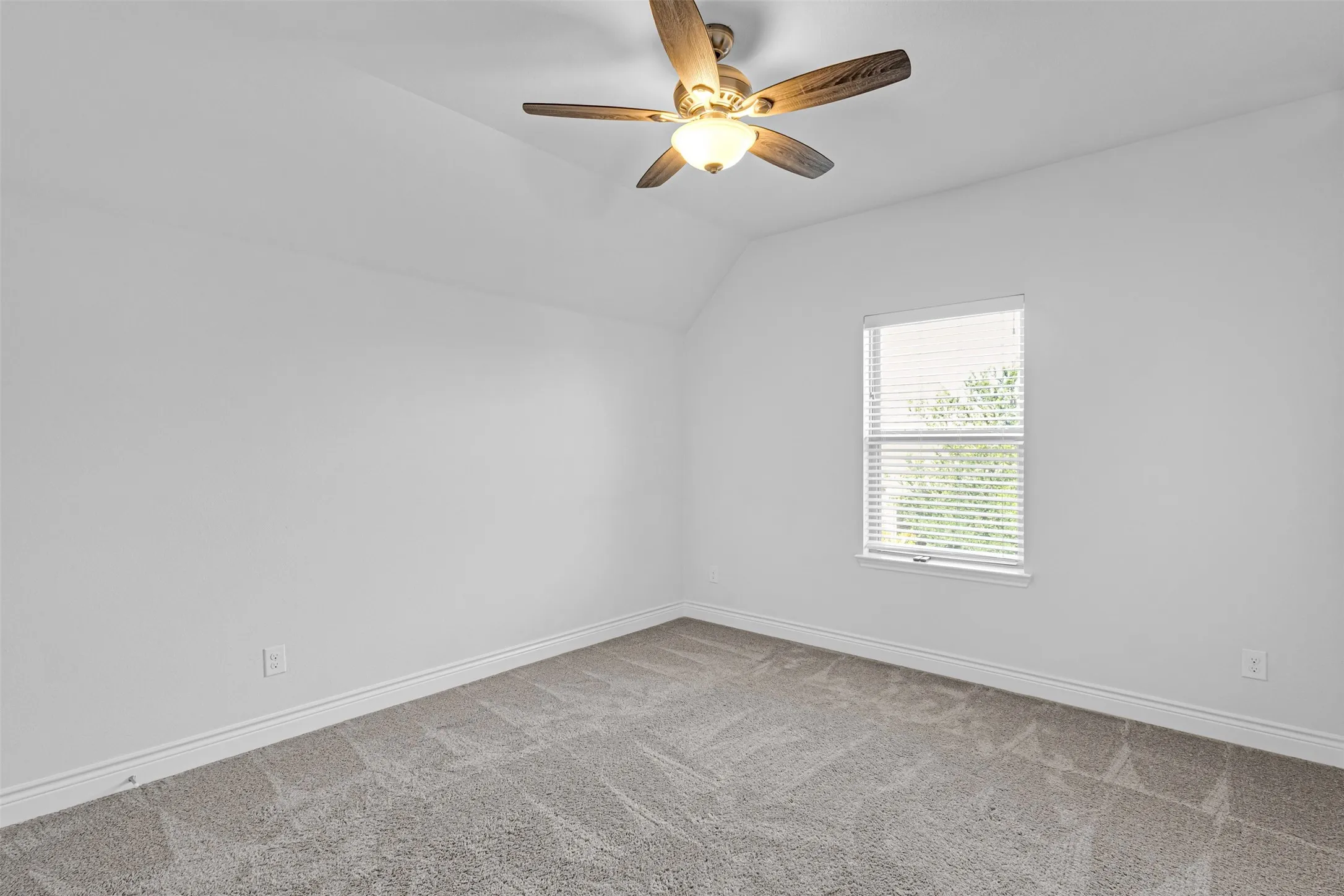Single Family Residence For Sale in Collin County , 8517 Lake Arrowhead Trail, Mc Kinney, Texas 75071, 4 Bedroom, 3 Bathroom, 2 Garage spaces, 2,664 Sqft, built in 2018, mls#21268005, Real Estate Agent in Mc Kinney, Homes For Sale in Collin county, Homes For Sale in Mc Kinney, Realtor in Mc Kinney Texas, Real Estate Brokerage Independent Realty Texas, Luminita Cordes Realtor