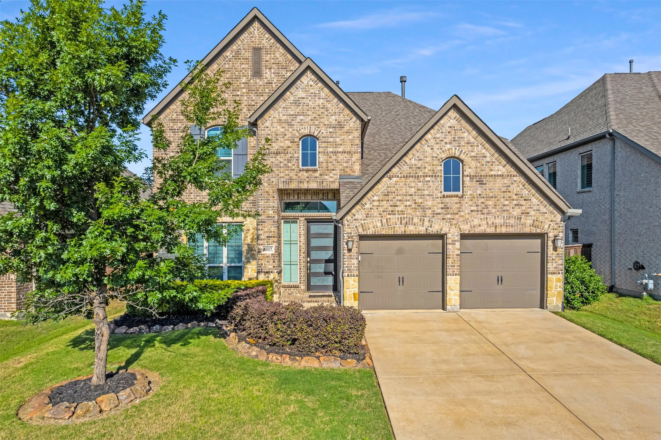 Single Family Residence For Sale in Collin County , 8517 Lake Arrowhead Trail, Mc Kinney, Texas 75071, 4 Bedroom, 3 Bathroom, 2 Garage spaces, 2,664 Sqft, built in 2018, mls#21268005, Real Estate Agent in Mc Kinney, Homes For Sale in Collin county, Homes For Sale in Mc Kinney, Realtor in Mc Kinney Texas, Real Estate Brokerage Independent Realty Texas, Luminita Cordes Realtor