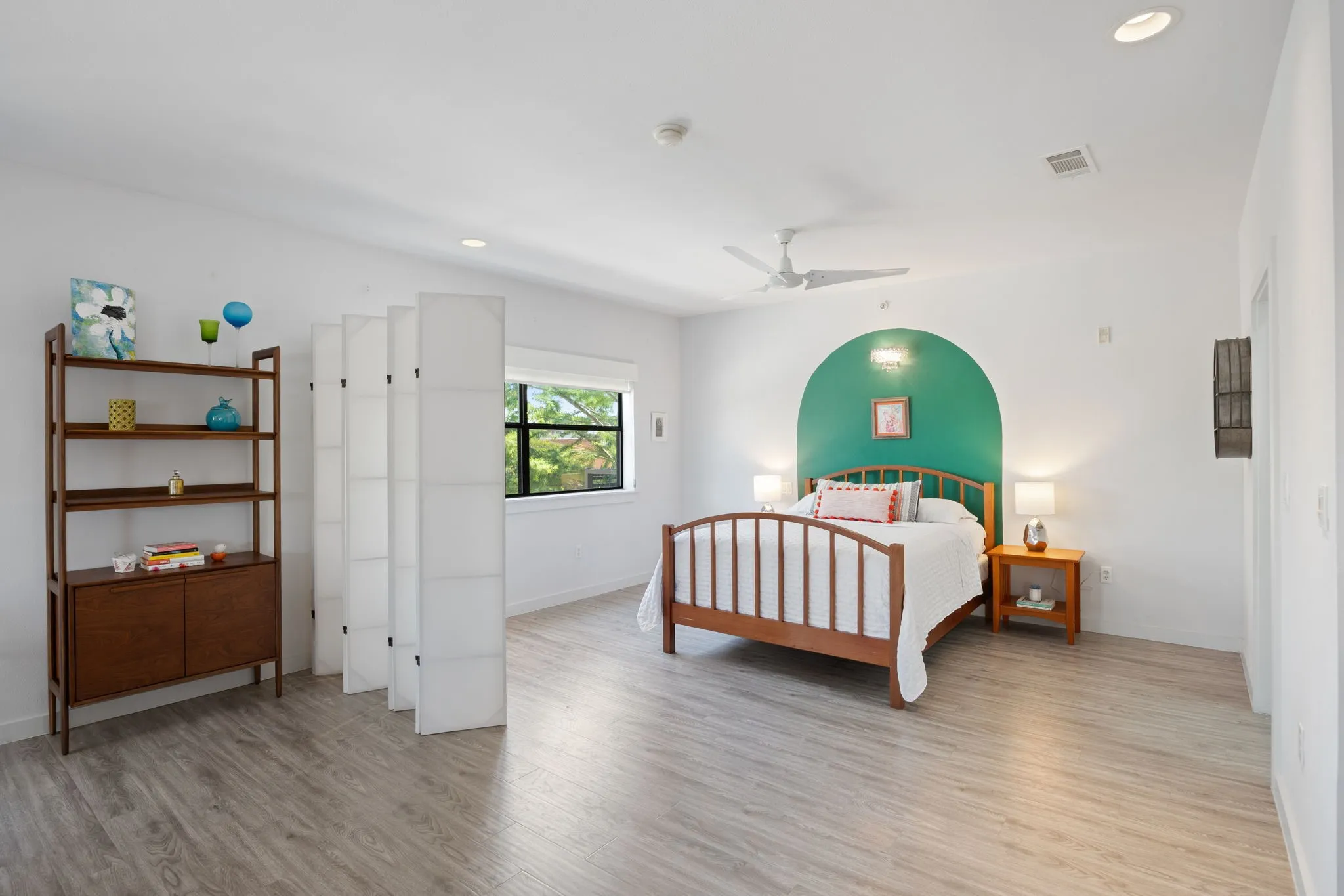 Condominium For Sale in Dallas County , 1111 S Akard Street 314, Dallas, Texas 75215, 2 Bedroom, 2 Bathroom, 2 Garage spaces, 1,152 Sqft, built in 2006, mls#21259775, Real Estate Agent in Dallas, Homes For Sale in Dallas county, Homes For Sale in Dallas, Realtor in Dallas Texas, Real Estate Brokerage Independent Realty Texas, Luminita Cordes Realtor