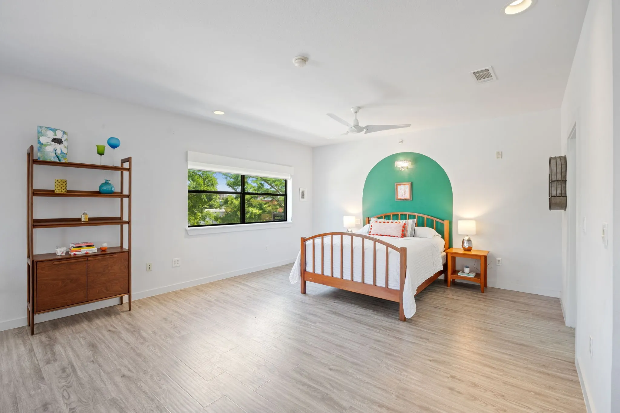 Condominium For Sale in Dallas County , 1111 S Akard Street 314, Dallas, Texas 75215, 2 Bedroom, 2 Bathroom, 2 Garage spaces, 1,152 Sqft, built in 2006, mls#21259775, Real Estate Agent in Dallas, Homes For Sale in Dallas county, Homes For Sale in Dallas, Realtor in Dallas Texas, Real Estate Brokerage Independent Realty Texas, Luminita Cordes Realtor