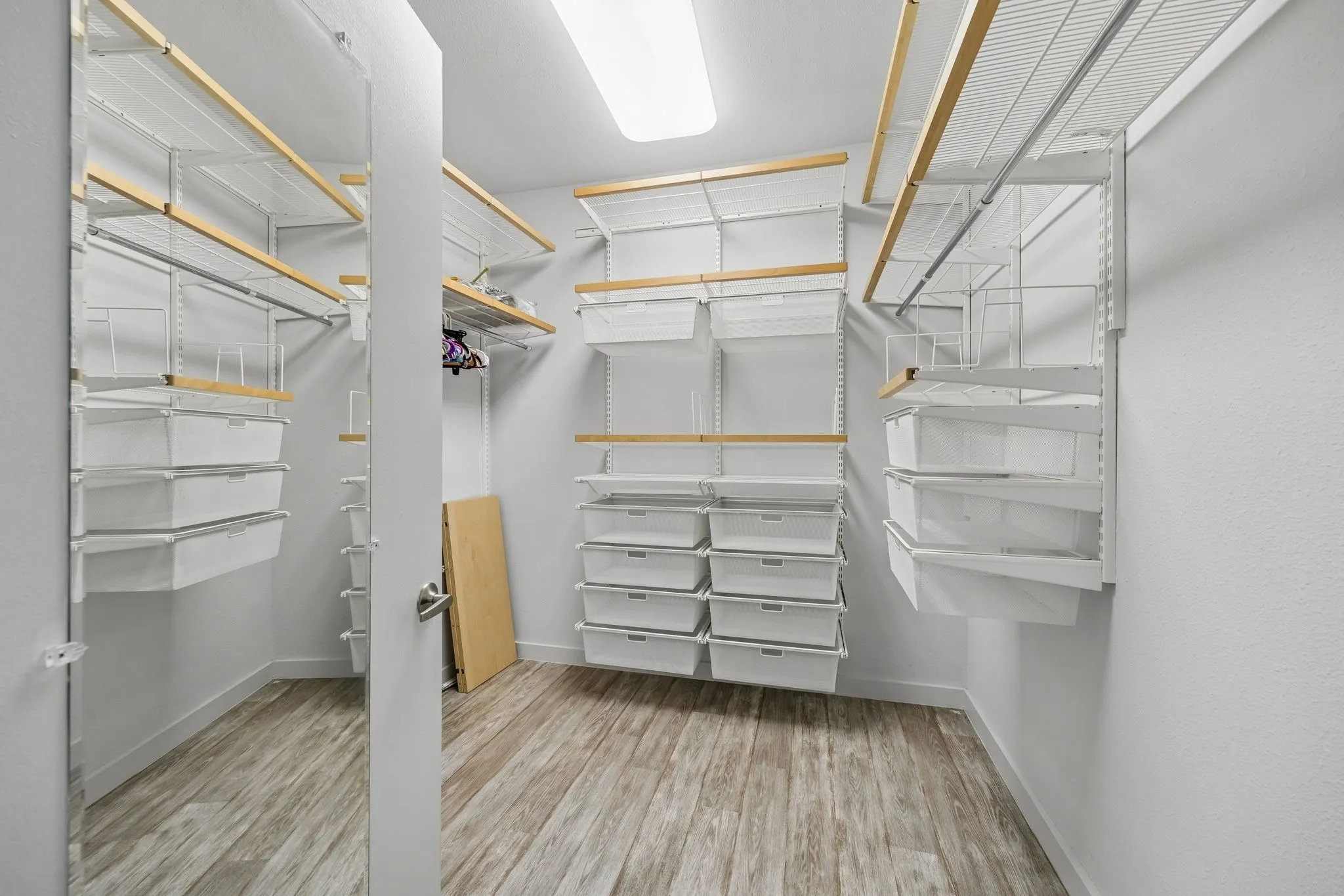 Condominium For Sale in Dallas County , 1111 S Akard Street 314, Dallas, Texas 75215, 2 Bedroom, 2 Bathroom, 2 Garage spaces, 1,152 Sqft, built in 2006, mls#21259775, Real Estate Agent in Dallas, Homes For Sale in Dallas county, Homes For Sale in Dallas, Realtor in Dallas Texas, Real Estate Brokerage Independent Realty Texas, Luminita Cordes Realtor