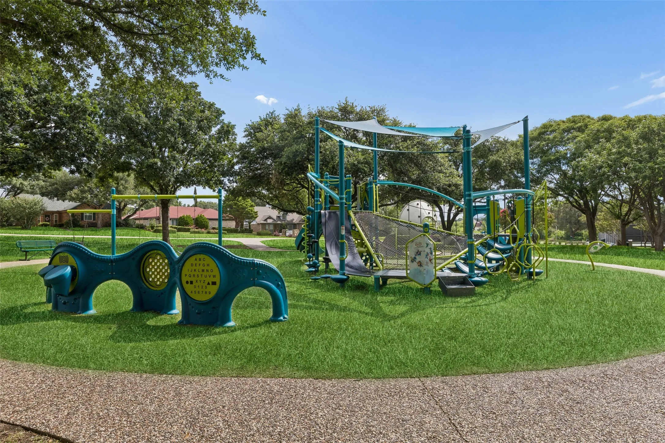 Single Family Residence For Sale in Denton County , 2035 Sancerre Lane, Carrollton, Texas 75007, 4 Bedroom, 2 Bathroom, 2 Garage spaces, 1,646 Sqft, built in 1983, mls#21266650, Real Estate Agent in Carrollton, Homes For Sale in Denton county, Homes For Sale in Carrollton, Realtor in Carrollton Texas, Real Estate Brokerage Independent Realty Texas, Luminita Cordes Realtor