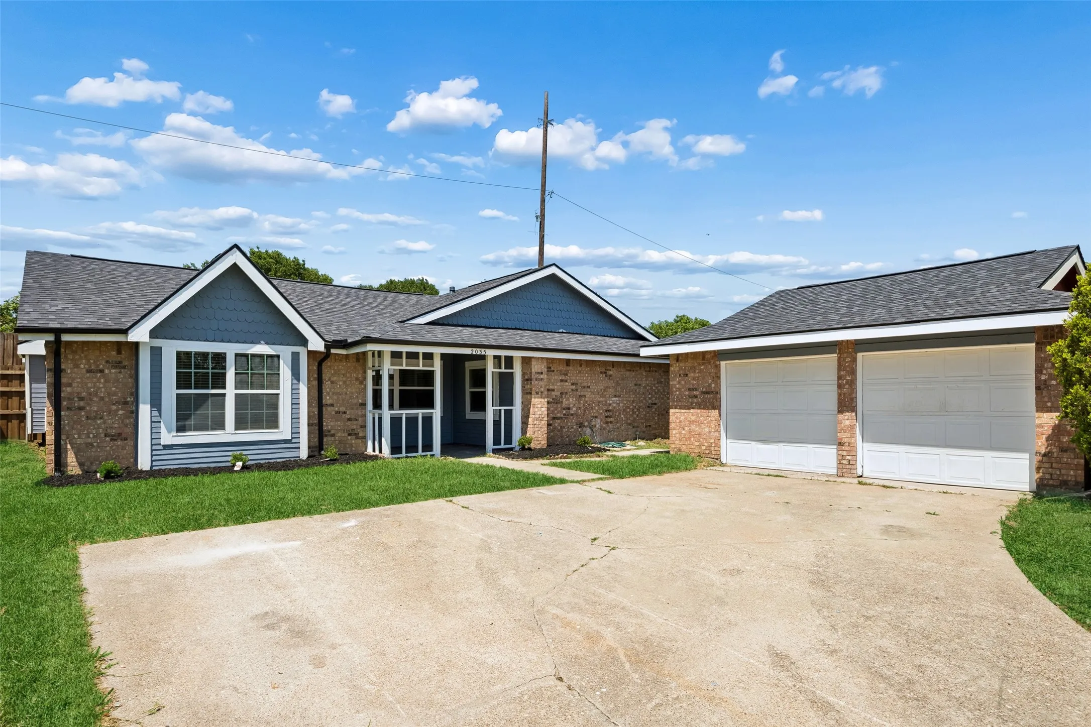 Single Family Residence For Sale in Denton County , 2035 Sancerre Lane, Carrollton, Texas 75007, 4 Bedroom, 2 Bathroom, 2 Garage spaces, 1,646 Sqft, built in 1983, mls#21266650, Real Estate Agent in Carrollton, Homes For Sale in Denton county, Homes For Sale in Carrollton, Realtor in Carrollton Texas, Real Estate Brokerage Independent Realty Texas, Luminita Cordes Realtor