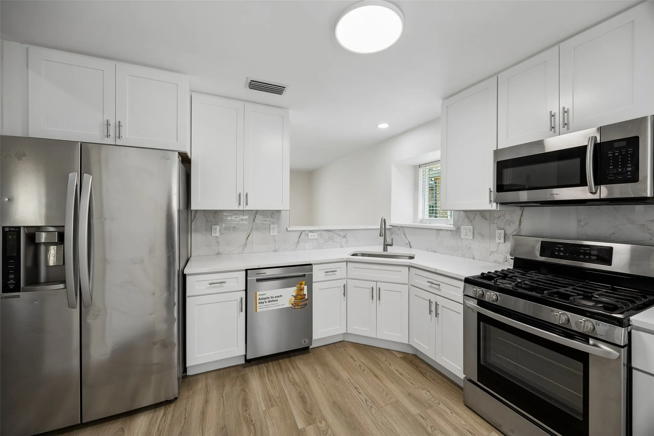 Single Family Residence For Sale in Denton County , 2035 Sancerre Lane, Carrollton, Texas 75007, 4 Bedroom, 2 Bathroom, 2 Garage spaces, 1,646 Sqft, built in 1983, mls#21266650, Real Estate Agent in Carrollton, Homes For Sale in Denton county, Homes For Sale in Carrollton, Realtor in Carrollton Texas, Real Estate Brokerage Independent Realty Texas, Luminita Cordes Realtor
