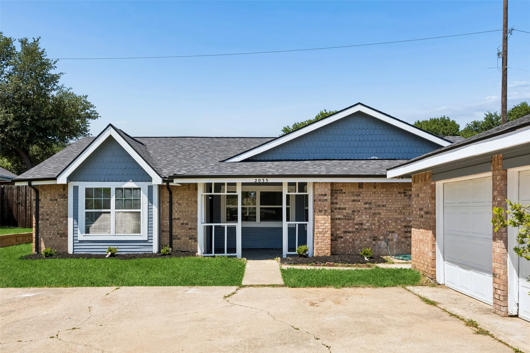 Single Family Residence For Sale in Denton County , 2035 Sancerre Lane, Carrollton, Texas 75007, 4 Bedroom, 2 Bathroom, 2 Garage spaces, 1,646 Sqft, built in 1983, mls#21266650, Real Estate Agent in Carrollton, Homes For Sale in Denton county, Homes For Sale in Carrollton, Realtor in Carrollton Texas, Real Estate Brokerage Independent Realty Texas, Luminita Cordes Realtor