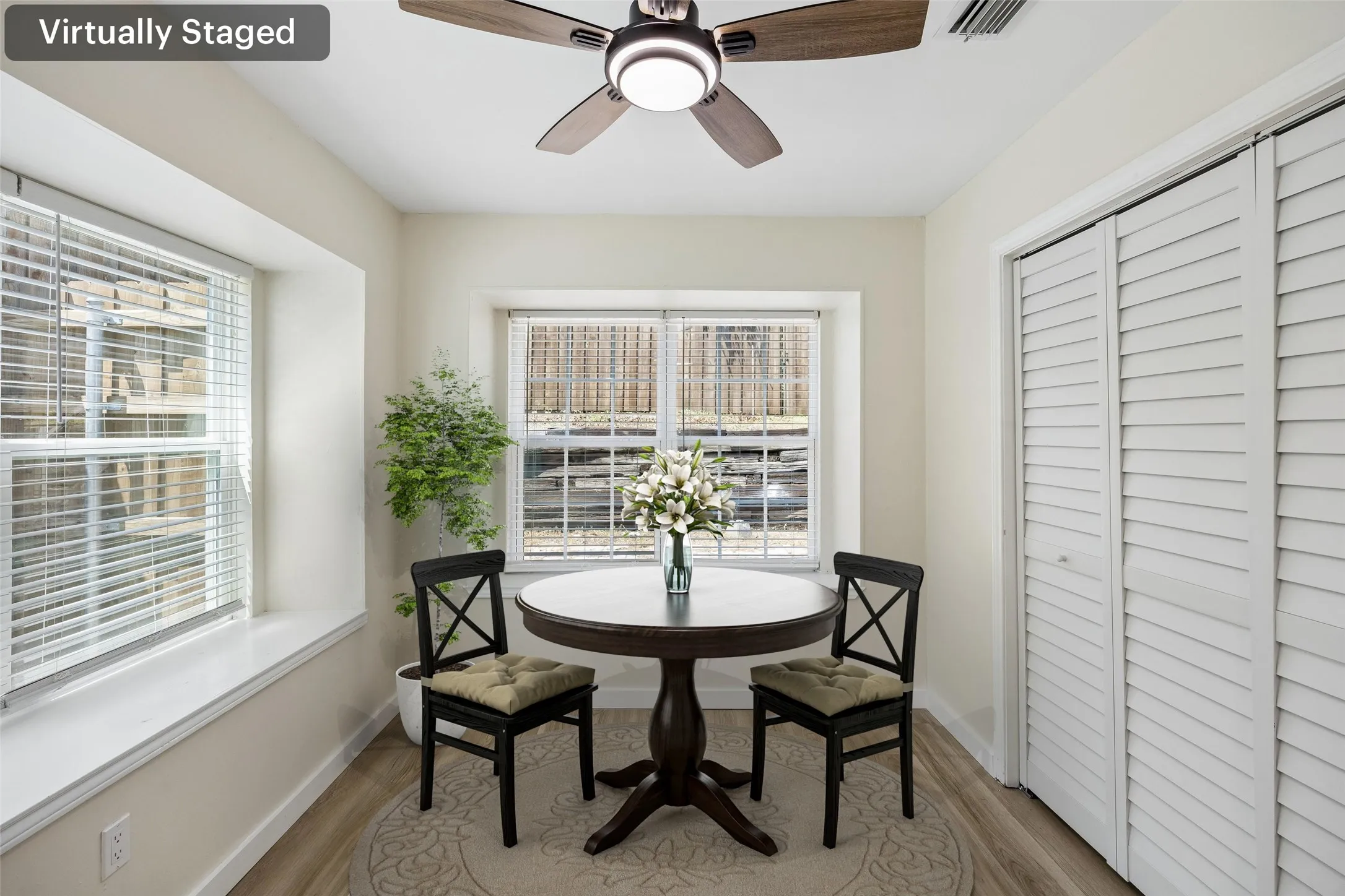 Single Family Residence For Sale in Denton County , 2035 Sancerre Lane, Carrollton, Texas 75007, 4 Bedroom, 2 Bathroom, 2 Garage spaces, 1,646 Sqft, built in 1983, mls#21266650, Real Estate Agent in Carrollton, Homes For Sale in Denton county, Homes For Sale in Carrollton, Realtor in Carrollton Texas, Real Estate Brokerage Independent Realty Texas, Luminita Cordes Realtor
