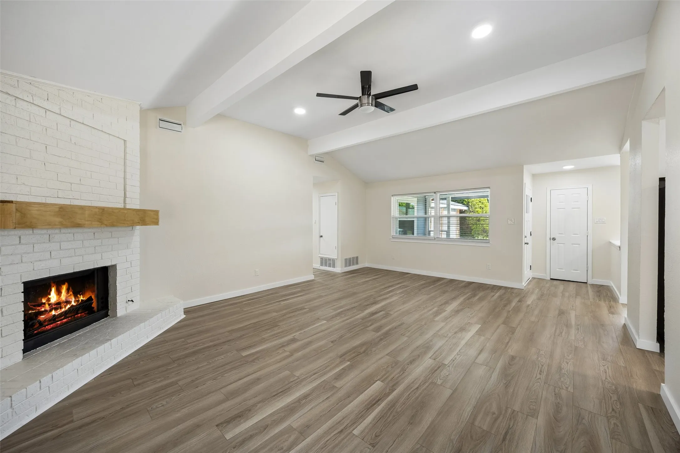 Single Family Residence For Sale in Denton County , 2035 Sancerre Lane, Carrollton, Texas 75007, 4 Bedroom, 2 Bathroom, 2 Garage spaces, 1,646 Sqft, built in 1983, mls#21266650, Real Estate Agent in Carrollton, Homes For Sale in Denton county, Homes For Sale in Carrollton, Realtor in Carrollton Texas, Real Estate Brokerage Independent Realty Texas, Luminita Cordes Realtor