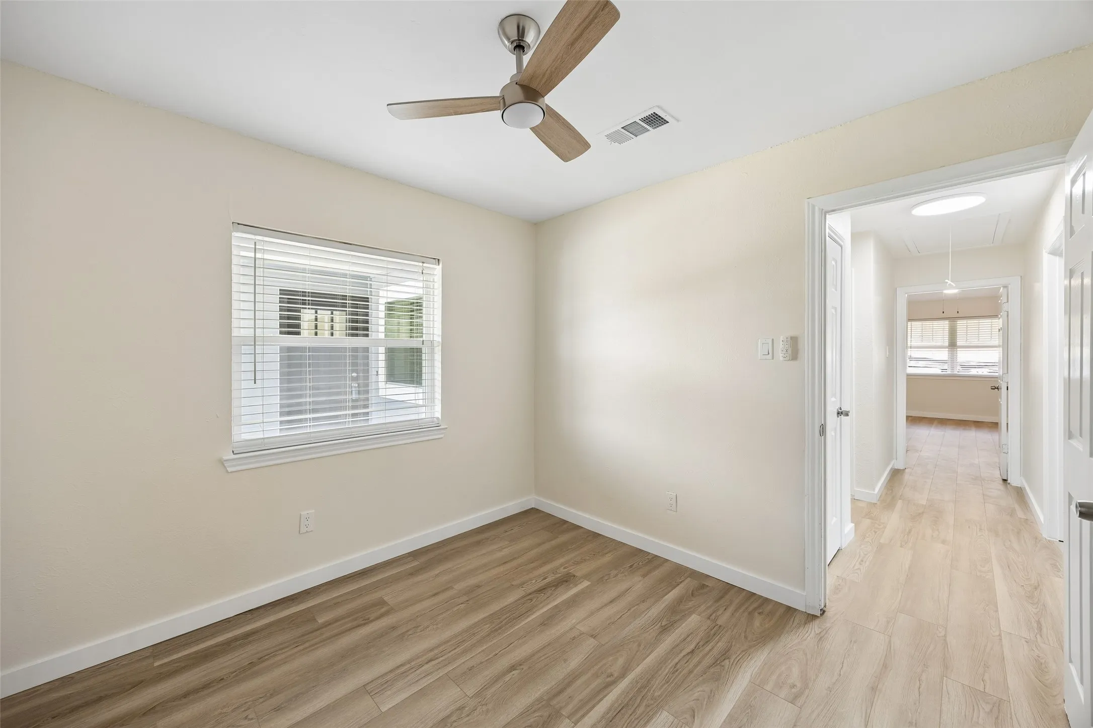 Single Family Residence For Sale in Denton County , 2035 Sancerre Lane, Carrollton, Texas 75007, 4 Bedroom, 2 Bathroom, 2 Garage spaces, 1,646 Sqft, built in 1983, mls#21266650, Real Estate Agent in Carrollton, Homes For Sale in Denton county, Homes For Sale in Carrollton, Realtor in Carrollton Texas, Real Estate Brokerage Independent Realty Texas, Luminita Cordes Realtor