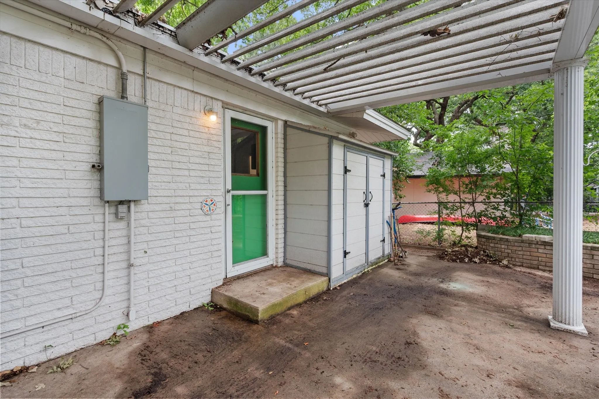 Single Family Residence For Sale in Tarrant County , 1209 W Lilly Lane, Arlington, Texas 76013, 3 Bedroom, 3 Bathroom, Garage spaces, 1,865 Sqft, built in 1955, mls#21270576, Real Estate Agent in Arlington, Homes For Sale in Tarrant county, Homes For Sale in Arlington, Realtor in Arlington Texas, Real Estate Brokerage Independent Realty Texas, Luminita Cordes Realtor