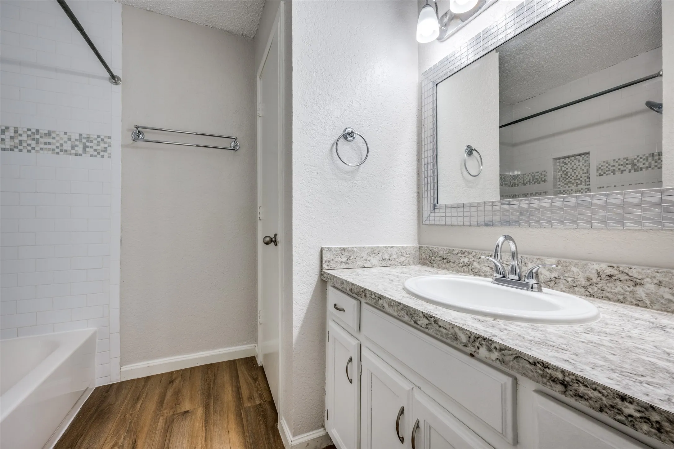 Quadruplex For Rent in Denton County , 604 Meadow View Court 3, Denton, Texas 76207, 2 Bedroom, 2 Bathroom, Garage spaces, 1,020 Sqft, built in 1985, mls#21268527, Real Estate Agent in Denton, Homes For Rent in Denton county, Homes For Rent in Denton, Realtor in Denton Texas, Real Estate Brokerage Independent Realty Texas, Luminita Cordes Realtor