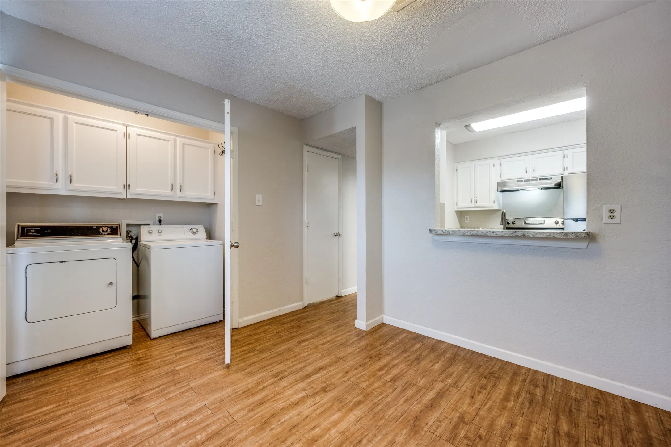 Quadruplex For Rent in Denton County , 604 Meadow View Court 3, Denton, Texas 76207, 2 Bedroom, 2 Bathroom, Garage spaces, 1,020 Sqft, built in 1985, mls#21268527, Real Estate Agent in Denton, Homes For Rent in Denton county, Homes For Rent in Denton, Realtor in Denton Texas, Real Estate Brokerage Independent Realty Texas, Luminita Cordes Realtor