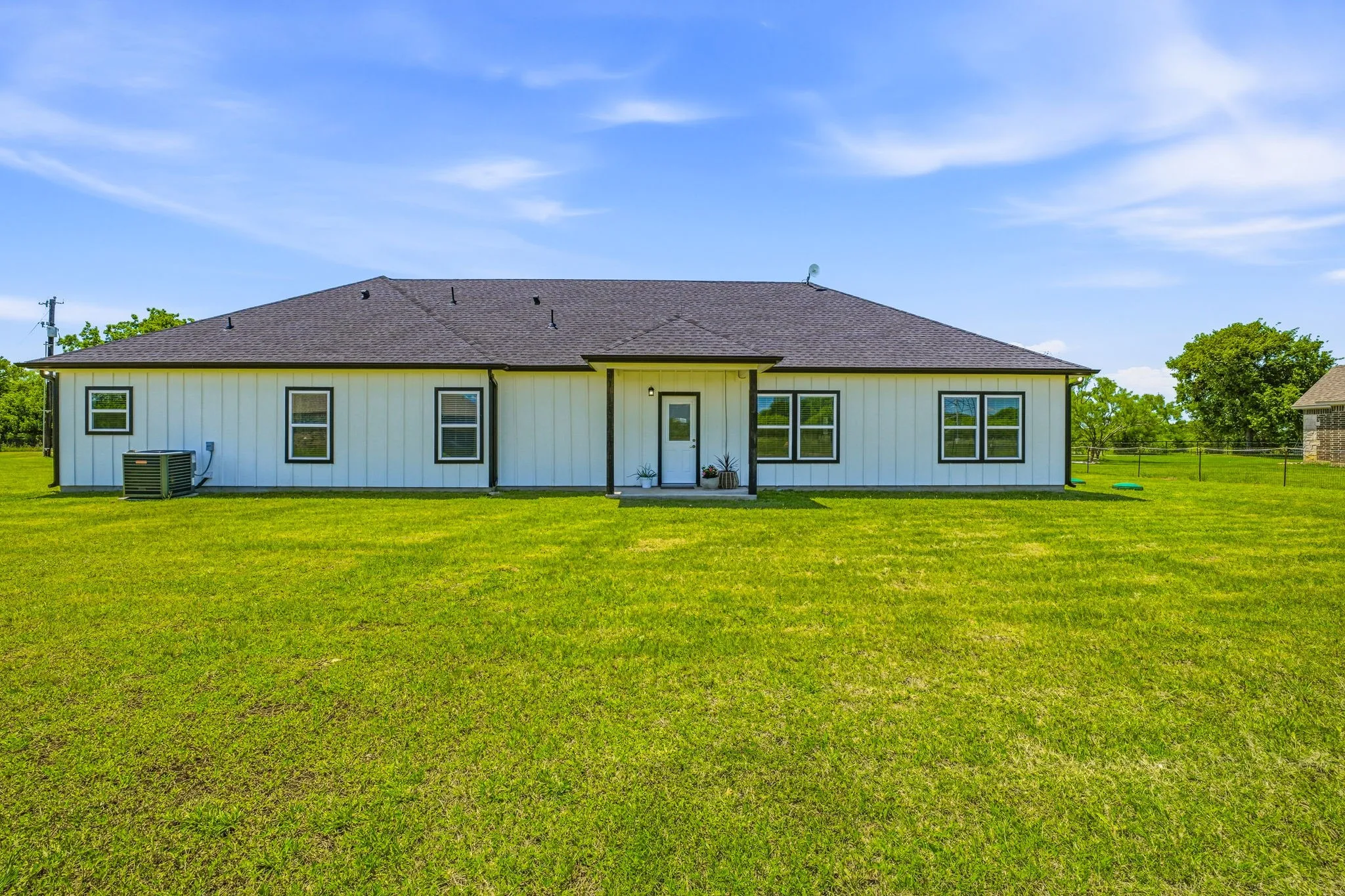 Single Family Residence For Sale in Parker County , 689 Dill Road, Weatherford, Texas 76085, 4 Bedroom, 2 Bathroom, 2 Garage spaces, 2,286 Sqft, built in 2023, mls#21270482, Real Estate Agent in Weatherford, Homes For Sale in Parker county, Homes For Sale in Weatherford, Realtor in Weatherford Texas, Real Estate Brokerage Independent Realty Texas, Luminita Cordes Realtor