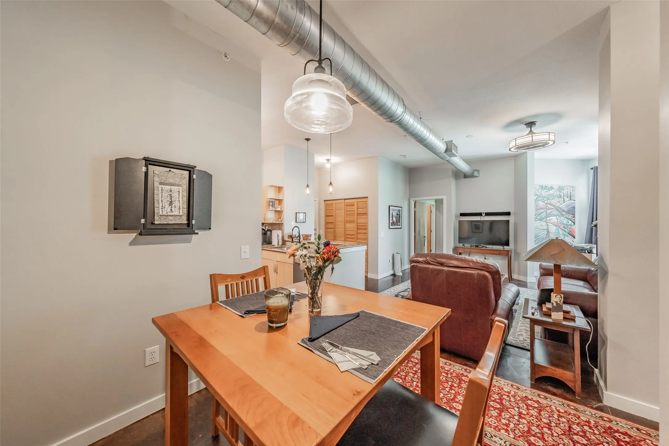 Condominium For Sale in Tarrant County , 201 W Lancaster Avenue 203, Fort Worth, Texas 76102, 2 Bedroom, 2 Bathroom, Garage spaces, 1,066 Sqft, built in 2005, mls#21270612, Real Estate Agent in Fort Worth, Homes For Sale in Tarrant county, Homes For Sale in Fort Worth, Realtor in Fort Worth Texas, Real Estate Brokerage Independent Realty Texas, Luminita Cordes Realtor