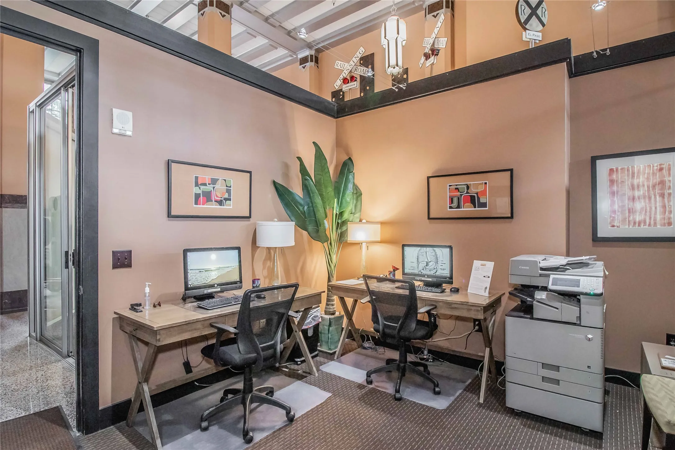 Condominium For Sale in Tarrant County , 201 W Lancaster Avenue 203, Fort Worth, Texas 76102, 2 Bedroom, 2 Bathroom, Garage spaces, 1,066 Sqft, built in 2005, mls#21270612, Real Estate Agent in Fort Worth, Homes For Sale in Tarrant county, Homes For Sale in Fort Worth, Realtor in Fort Worth Texas, Real Estate Brokerage Independent Realty Texas, Luminita Cordes Realtor