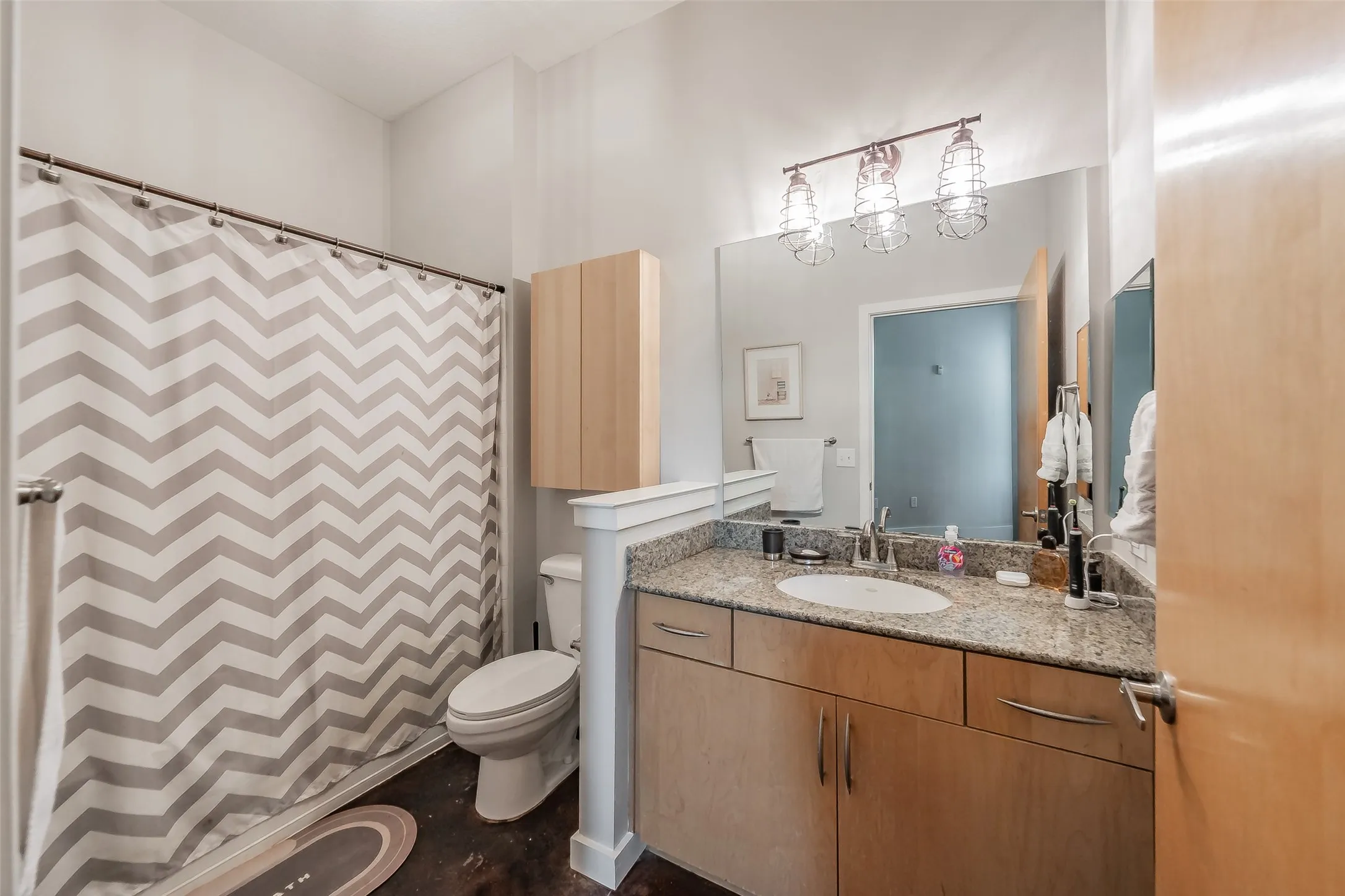 Condominium For Sale in Tarrant County , 201 W Lancaster Avenue 203, Fort Worth, Texas 76102, 2 Bedroom, 2 Bathroom, Garage spaces, 1,066 Sqft, built in 2005, mls#21270612, Real Estate Agent in Fort Worth, Homes For Sale in Tarrant county, Homes For Sale in Fort Worth, Realtor in Fort Worth Texas, Real Estate Brokerage Independent Realty Texas, Luminita Cordes Realtor