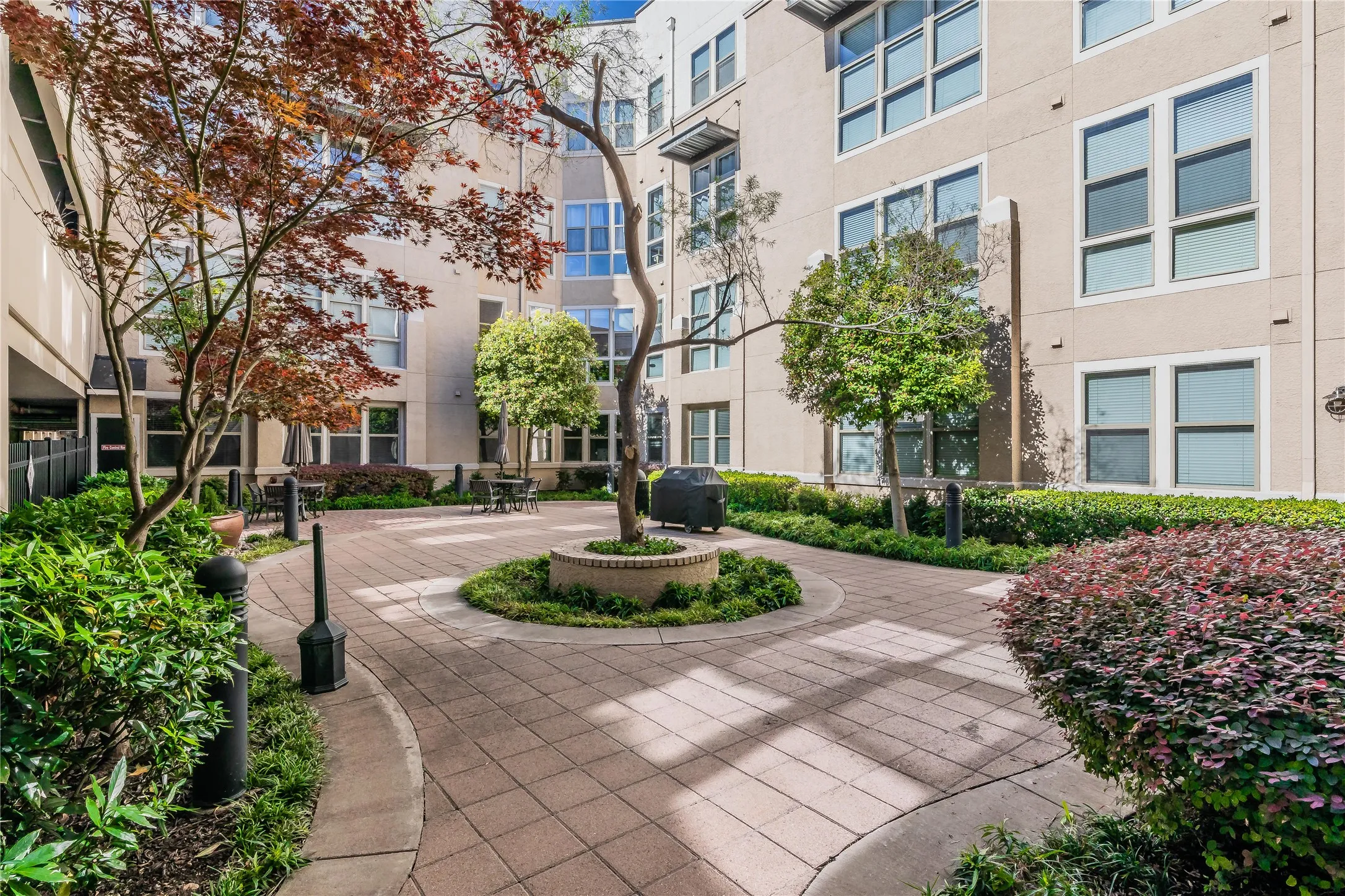 Condominium For Sale in Tarrant County , 201 W Lancaster Avenue 203, Fort Worth, Texas 76102, 2 Bedroom, 2 Bathroom, Garage spaces, 1,066 Sqft, built in 2005, mls#21270612, Real Estate Agent in Fort Worth, Homes For Sale in Tarrant county, Homes For Sale in Fort Worth, Realtor in Fort Worth Texas, Real Estate Brokerage Independent Realty Texas, Luminita Cordes Realtor