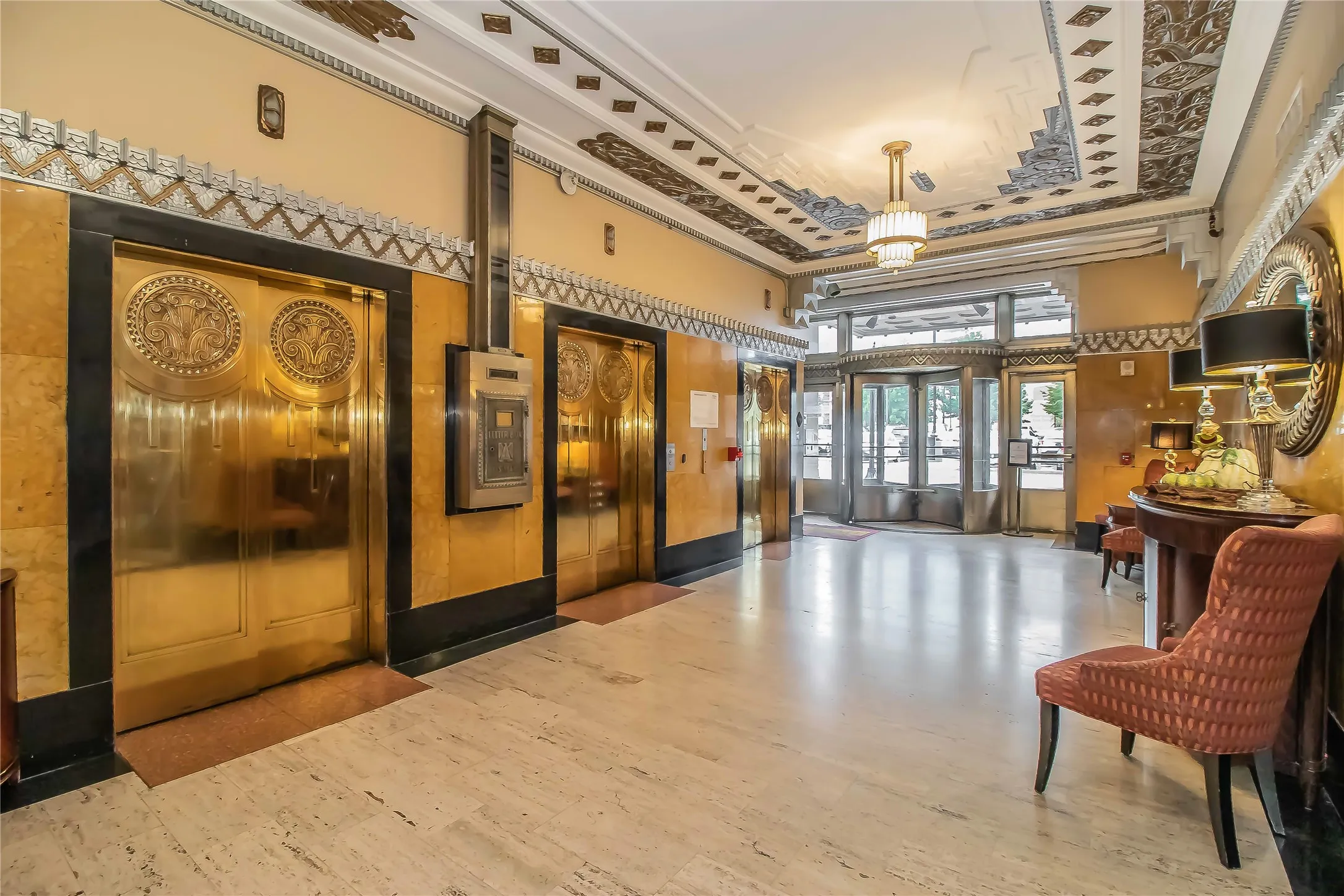 Condominium For Sale in Tarrant County , 201 W Lancaster Avenue 203, Fort Worth, Texas 76102, 2 Bedroom, 2 Bathroom, Garage spaces, 1,066 Sqft, built in 2005, mls#21270612, Real Estate Agent in Fort Worth, Homes For Sale in Tarrant county, Homes For Sale in Fort Worth, Realtor in Fort Worth Texas, Real Estate Brokerage Independent Realty Texas, Luminita Cordes Realtor