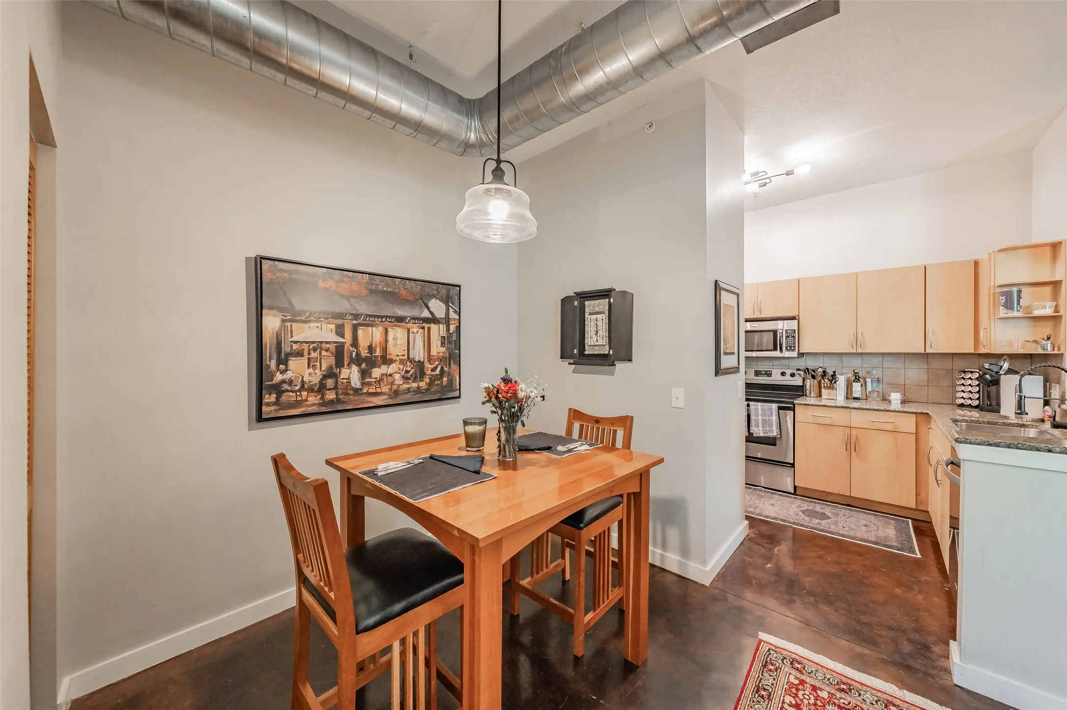 Condominium For Sale in Tarrant County , 201 W Lancaster Avenue 203, Fort Worth, Texas 76102, 2 Bedroom, 2 Bathroom, Garage spaces, 1,066 Sqft, built in 2005, mls#21270612, Real Estate Agent in Fort Worth, Homes For Sale in Tarrant county, Homes For Sale in Fort Worth, Realtor in Fort Worth Texas, Real Estate Brokerage Independent Realty Texas, Luminita Cordes Realtor