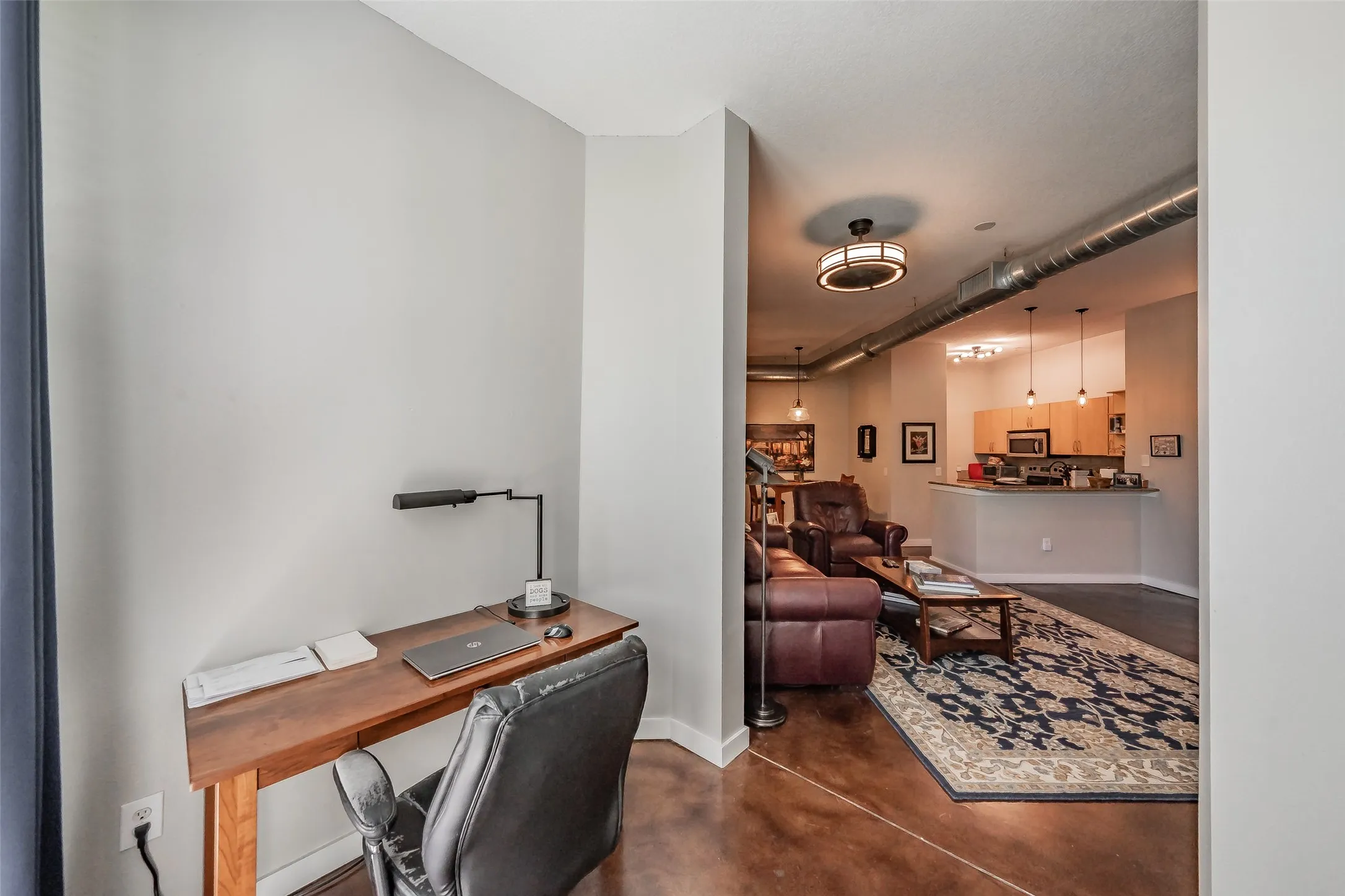 Condominium For Sale in Tarrant County , 201 W Lancaster Avenue 203, Fort Worth, Texas 76102, 2 Bedroom, 2 Bathroom, Garage spaces, 1,066 Sqft, built in 2005, mls#21270612, Real Estate Agent in Fort Worth, Homes For Sale in Tarrant county, Homes For Sale in Fort Worth, Realtor in Fort Worth Texas, Real Estate Brokerage Independent Realty Texas, Luminita Cordes Realtor