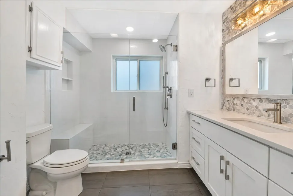 Townhouse For Sale in Tarrant County , 2909 Normandy Court, Euless, Texas 76039, 3 Bedroom, 2 Bathroom, 2 Garage spaces, 1,474 Sqft, built in 1987, mls#21269633, Real Estate Agent in Euless, Homes For Sale in Tarrant county, Homes For Sale in Euless, Realtor in Euless Texas, Real Estate Brokerage Independent Realty Texas, Luminita Cordes Realtor