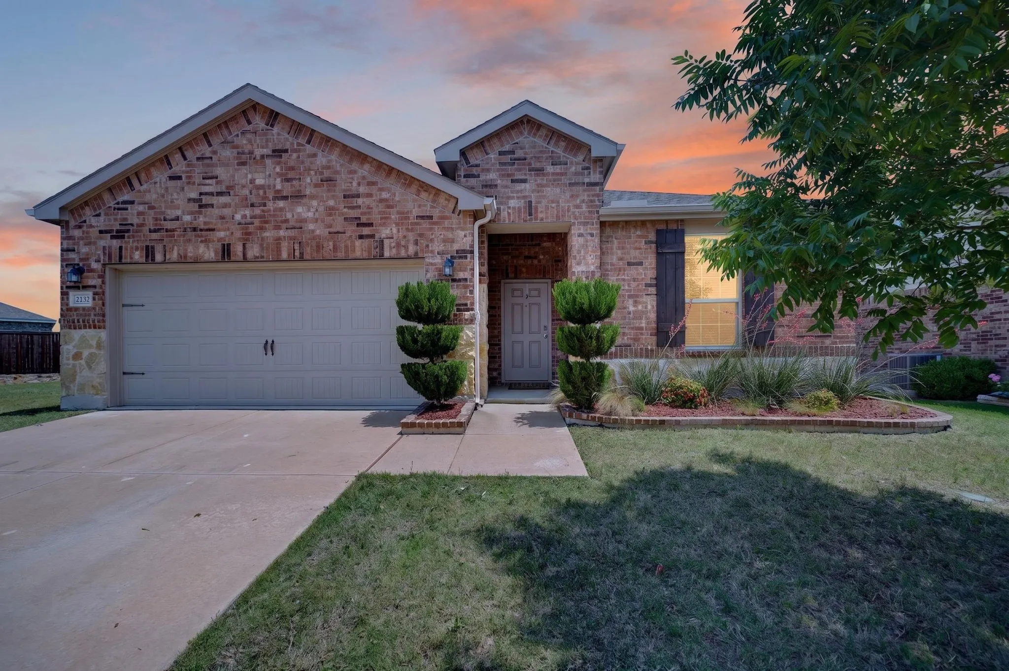 Single Family Residence For Sale in Kaufman County , 2232 Heaton Street, Forney, Texas 75126, 3 Bedroom, 2 Bathroom, 2 Garage spaces, 2,146 Sqft, built in 2018, mls#21270384, Real Estate Agent in Forney, Homes For Sale in Kaufman county, Homes For Sale in Forney, Realtor in Forney Texas, Real Estate Brokerage Independent Realty Texas, Luminita Cordes Realtor