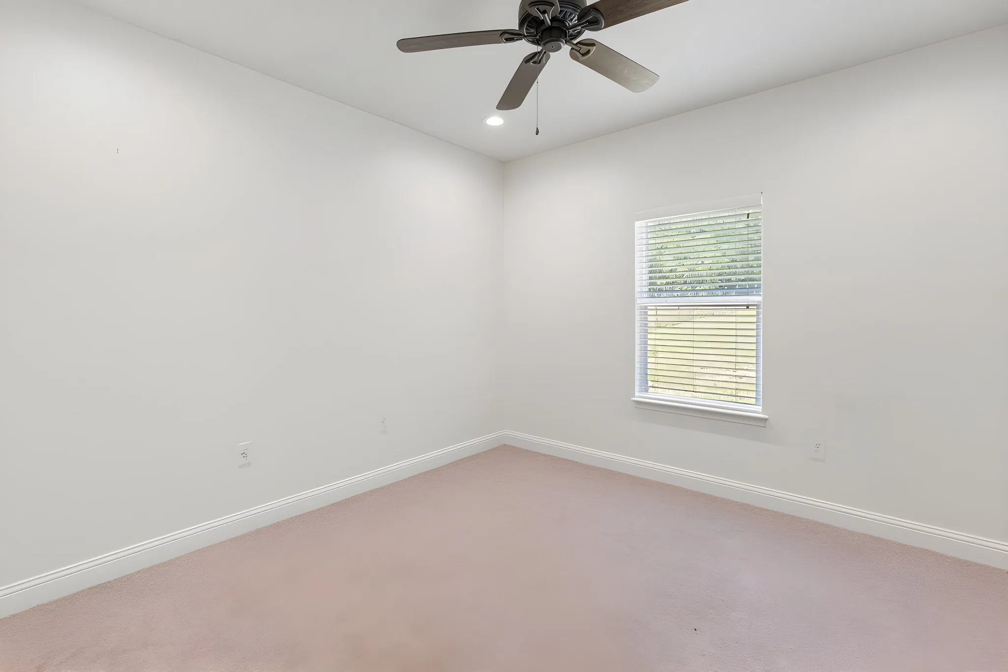 Single Family Residence For Sale in Hunt County , 10718 Karen Sue Court, Quinlan, Texas 75474, 3 Bedroom, 2 Bathroom, 2 Garage spaces, 1,809 Sqft, built in 2021, mls#21266499, Real Estate Agent in Quinlan, Homes For Sale in Hunt county, Homes For Sale in Quinlan, Realtor in Quinlan Texas, Real Estate Brokerage Independent Realty Texas, Luminita Cordes Realtor