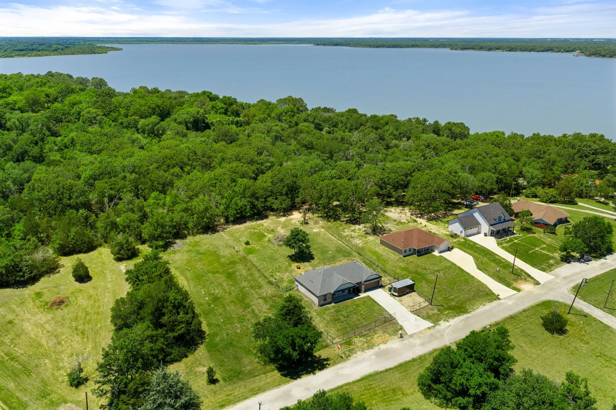 Single Family Residence For Sale in Hunt County , 10718 Karen Sue Court, Quinlan, Texas 75474, 3 Bedroom, 2 Bathroom, 2 Garage spaces, 1,809 Sqft, built in 2021, mls#21266499, Real Estate Agent in Quinlan, Homes For Sale in Hunt county, Homes For Sale in Quinlan, Realtor in Quinlan Texas, Real Estate Brokerage Independent Realty Texas, Luminita Cordes Realtor