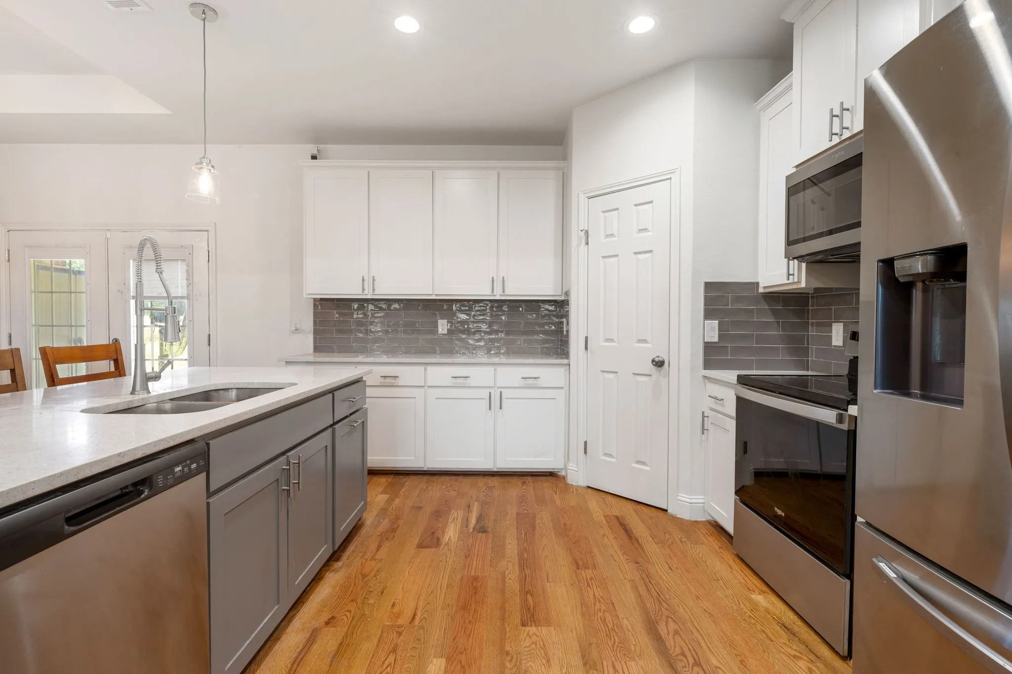 Single Family Residence For Sale in Hunt County , 10718 Karen Sue Court, Quinlan, Texas 75474, 3 Bedroom, 2 Bathroom, 2 Garage spaces, 1,809 Sqft, built in 2021, mls#21266499, Real Estate Agent in Quinlan, Homes For Sale in Hunt county, Homes For Sale in Quinlan, Realtor in Quinlan Texas, Real Estate Brokerage Independent Realty Texas, Luminita Cordes Realtor