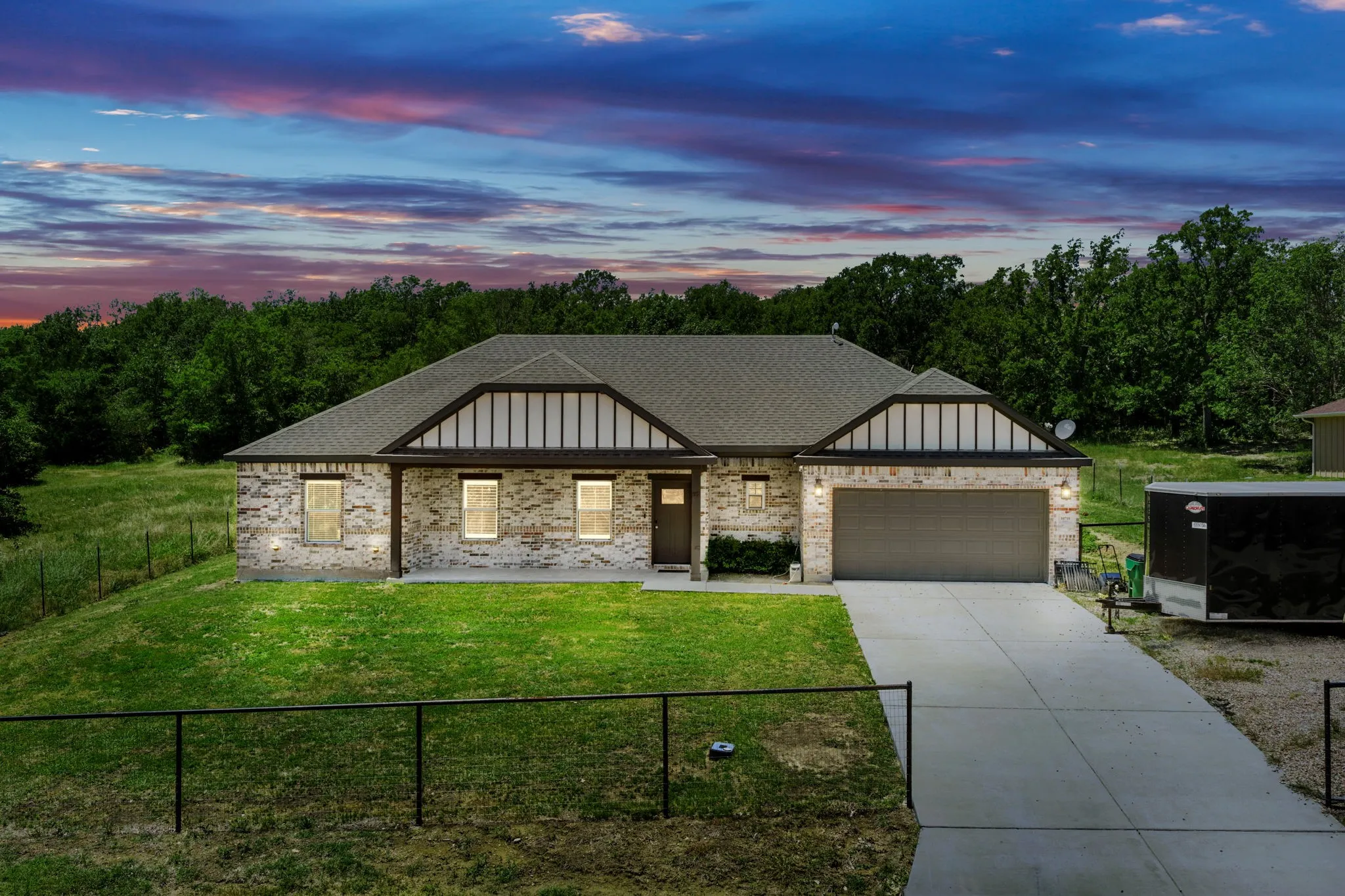 Single Family Residence For Sale in Hunt County , 10718 Karen Sue Court, Quinlan, Texas 75474, 3 Bedroom, 2 Bathroom, 2 Garage spaces, 1,809 Sqft, built in 2021, mls#21266499, Real Estate Agent in Quinlan, Homes For Sale in Hunt county, Homes For Sale in Quinlan, Realtor in Quinlan Texas, Real Estate Brokerage Independent Realty Texas, Luminita Cordes Realtor