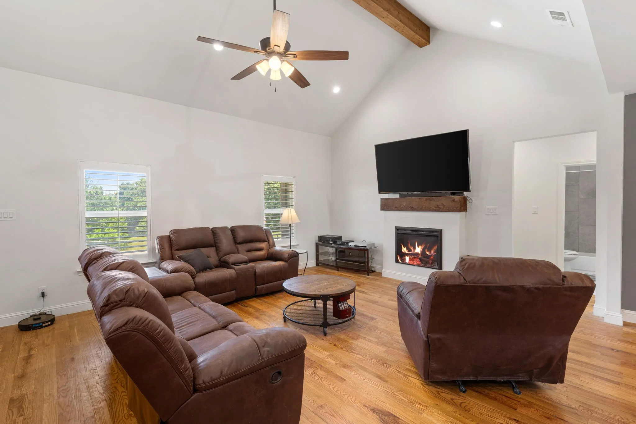 Single Family Residence For Sale in Hunt County , 10718 Karen Sue Court, Quinlan, Texas 75474, 3 Bedroom, 2 Bathroom, 2 Garage spaces, 1,809 Sqft, built in 2021, mls#21266499, Real Estate Agent in Quinlan, Homes For Sale in Hunt county, Homes For Sale in Quinlan, Realtor in Quinlan Texas, Real Estate Brokerage Independent Realty Texas, Luminita Cordes Realtor