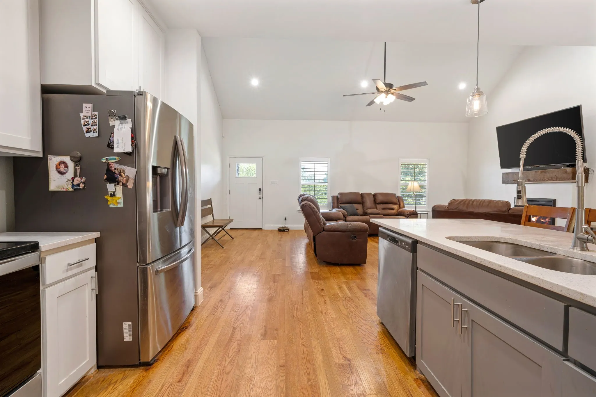 Single Family Residence For Sale in Hunt County , 10718 Karen Sue Court, Quinlan, Texas 75474, 3 Bedroom, 2 Bathroom, 2 Garage spaces, 1,809 Sqft, built in 2021, mls#21266499, Real Estate Agent in Quinlan, Homes For Sale in Hunt county, Homes For Sale in Quinlan, Realtor in Quinlan Texas, Real Estate Brokerage Independent Realty Texas, Luminita Cordes Realtor