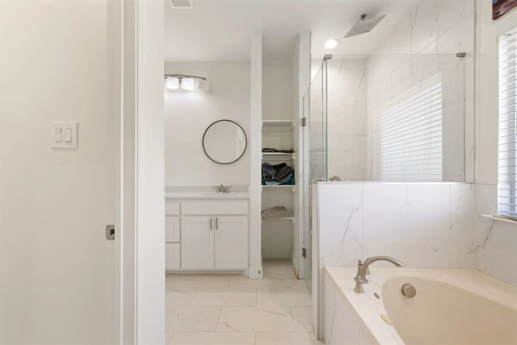 Single Family Residence For Sale in Hunt County , 10718 Karen Sue Court, Quinlan, Texas 75474, 3 Bedroom, 2 Bathroom, 2 Garage spaces, 1,809 Sqft, built in 2021, mls#21266499, Real Estate Agent in Quinlan, Homes For Sale in Hunt county, Homes For Sale in Quinlan, Realtor in Quinlan Texas, Real Estate Brokerage Independent Realty Texas, Luminita Cordes Realtor