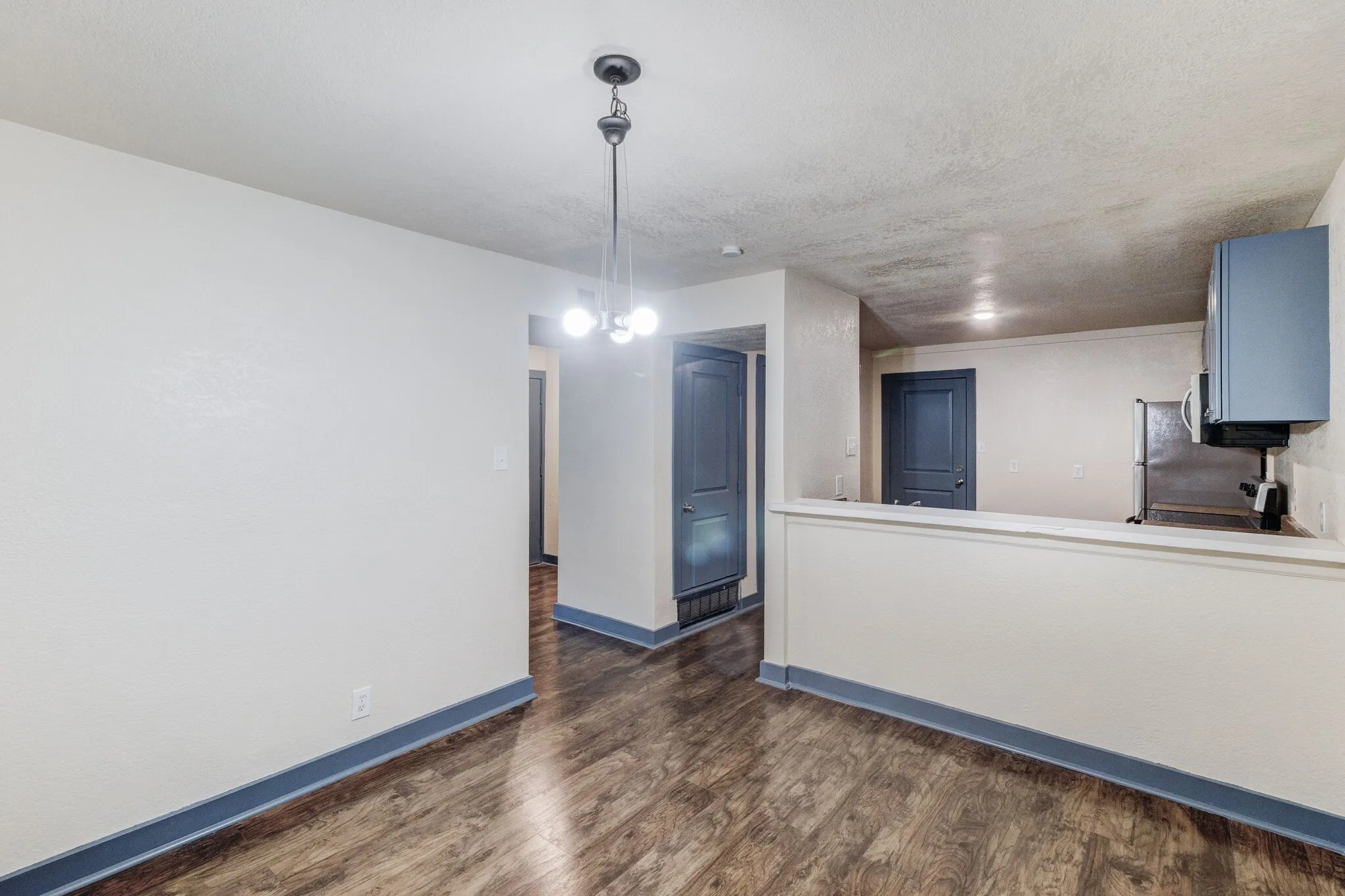 Townhouse For Sale in Tarrant County , 4511 Alamosa, Fort Worth, Texas 76119, 3 Bedroom, 2 Bathroom, 2 Garage spaces, 1,470 Sqft, built in 1973, mls#21262126, Real Estate Agent in Fort Worth, Homes For Sale in Tarrant county, Homes For Sale in Fort Worth, Realtor in Fort Worth Texas, Real Estate Brokerage Independent Realty Texas, Luminita Cordes Realtor
