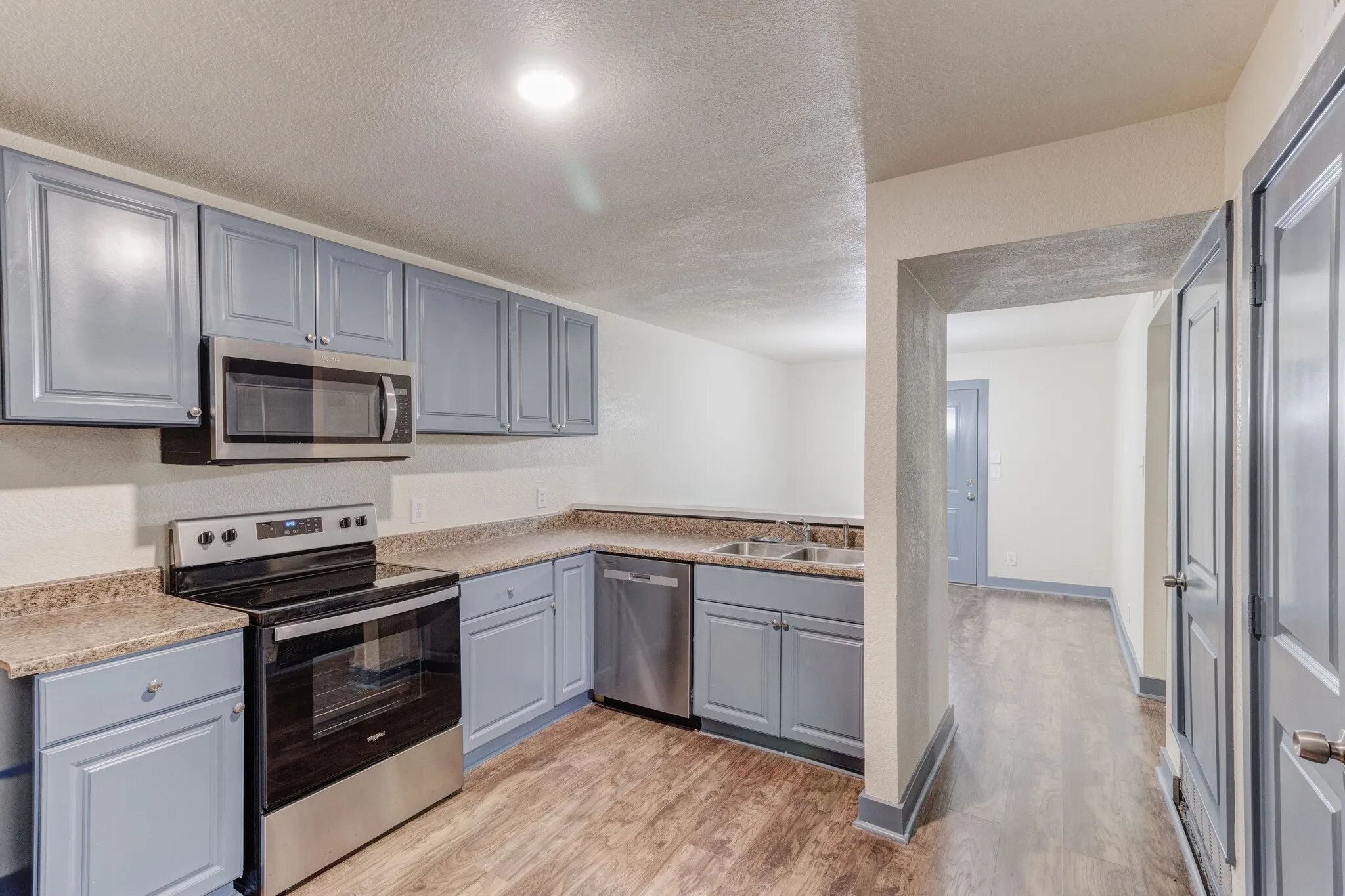 Townhouse For Sale in Tarrant County , 4511 Alamosa, Fort Worth, Texas 76119, 3 Bedroom, 2 Bathroom, 2 Garage spaces, 1,470 Sqft, built in 1973, mls#21262126, Real Estate Agent in Fort Worth, Homes For Sale in Tarrant county, Homes For Sale in Fort Worth, Realtor in Fort Worth Texas, Real Estate Brokerage Independent Realty Texas, Luminita Cordes Realtor
