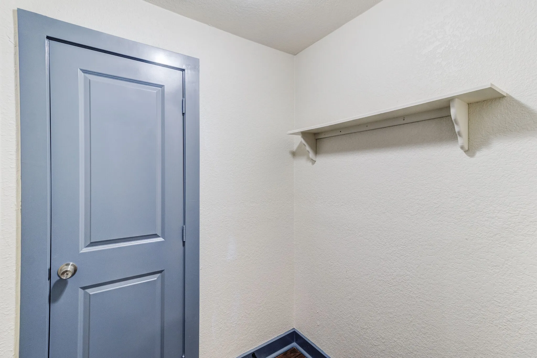 Townhouse For Sale in Tarrant County , 4511 Alamosa, Fort Worth, Texas 76119, 3 Bedroom, 2 Bathroom, 2 Garage spaces, 1,470 Sqft, built in 1973, mls#21262126, Real Estate Agent in Fort Worth, Homes For Sale in Tarrant county, Homes For Sale in Fort Worth, Realtor in Fort Worth Texas, Real Estate Brokerage Independent Realty Texas, Luminita Cordes Realtor
