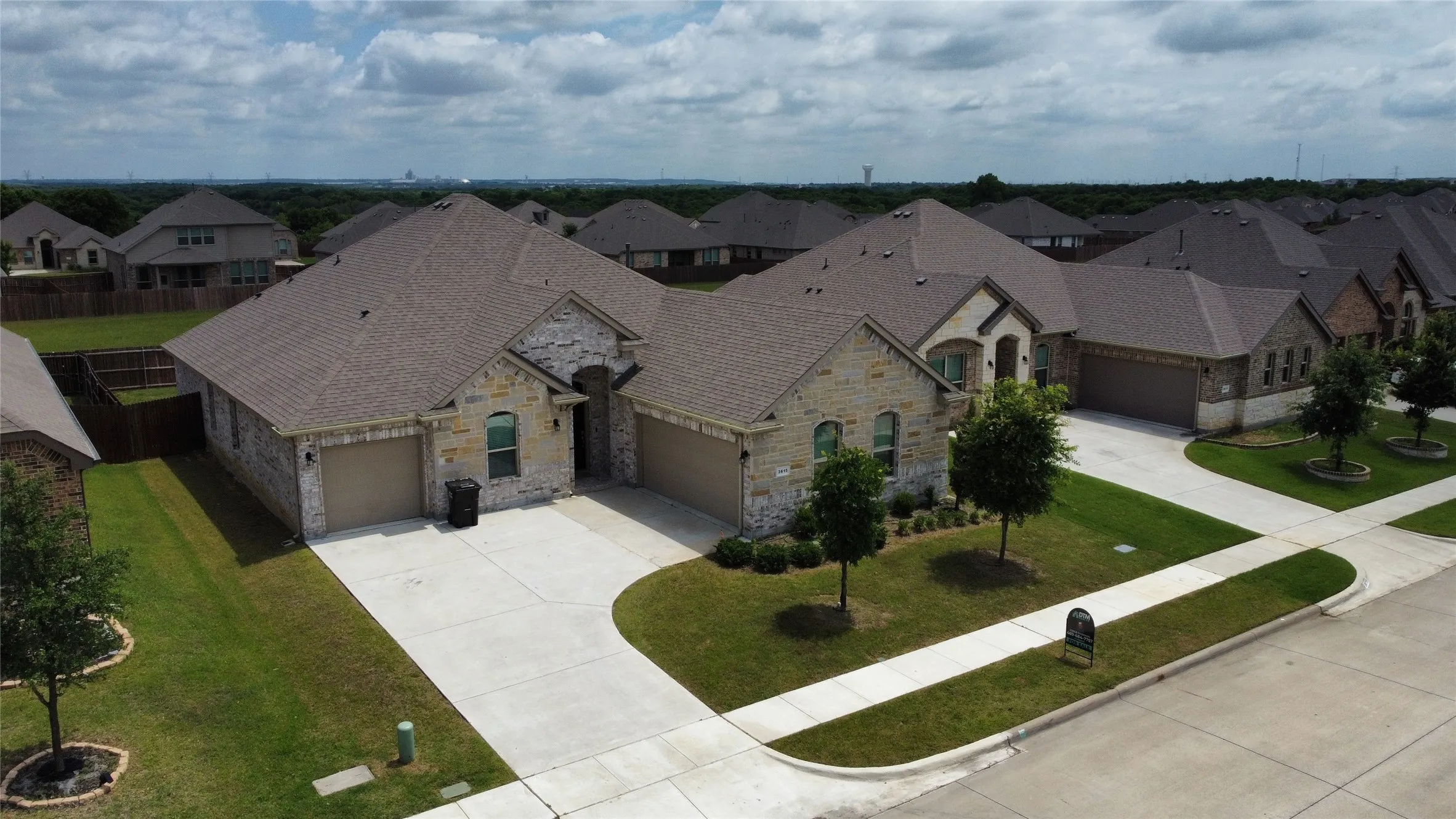 Single Family Residence For Sale in Ellis County , 3615 Rolling Meadows Drive, Grand Prairie, Texas 76065, 4 Bedroom, 2 Bathroom, 3 Garage spaces, 2,316 Sqft, built in 2021, mls#21270687, Real Estate Agent in Grand Prairie, Homes For Sale in Ellis county, Homes For Sale in Grand Prairie, Realtor in Grand Prairie Texas, Real Estate Brokerage Independent Realty Texas, Luminita Cordes Realtor