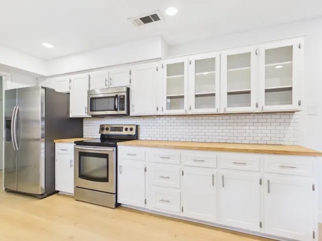 Single Family Residence For Sale in Henderson County , 710 Bunny Rabbit Road, Athens, Texas 75751, 3 Bedroom, 2 Bathroom, 2 Garage spaces, 1,656 Sqft, built in 1974, mls#21270673, Real Estate Agent in Athens, Homes For Sale in Henderson county, Homes For Sale in Athens, Realtor in Athens Texas, Real Estate Brokerage Independent Realty Texas, Luminita Cordes Realtor