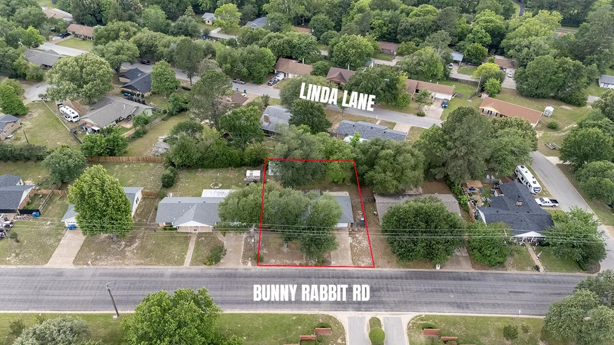 Single Family Residence For Sale in Henderson County , 710 Bunny Rabbit Road, Athens, Texas 75751, 3 Bedroom, 2 Bathroom, 2 Garage spaces, 1,656 Sqft, built in 1974, mls#21270673, Real Estate Agent in Athens, Homes For Sale in Henderson county, Homes For Sale in Athens, Realtor in Athens Texas, Real Estate Brokerage Independent Realty Texas, Luminita Cordes Realtor