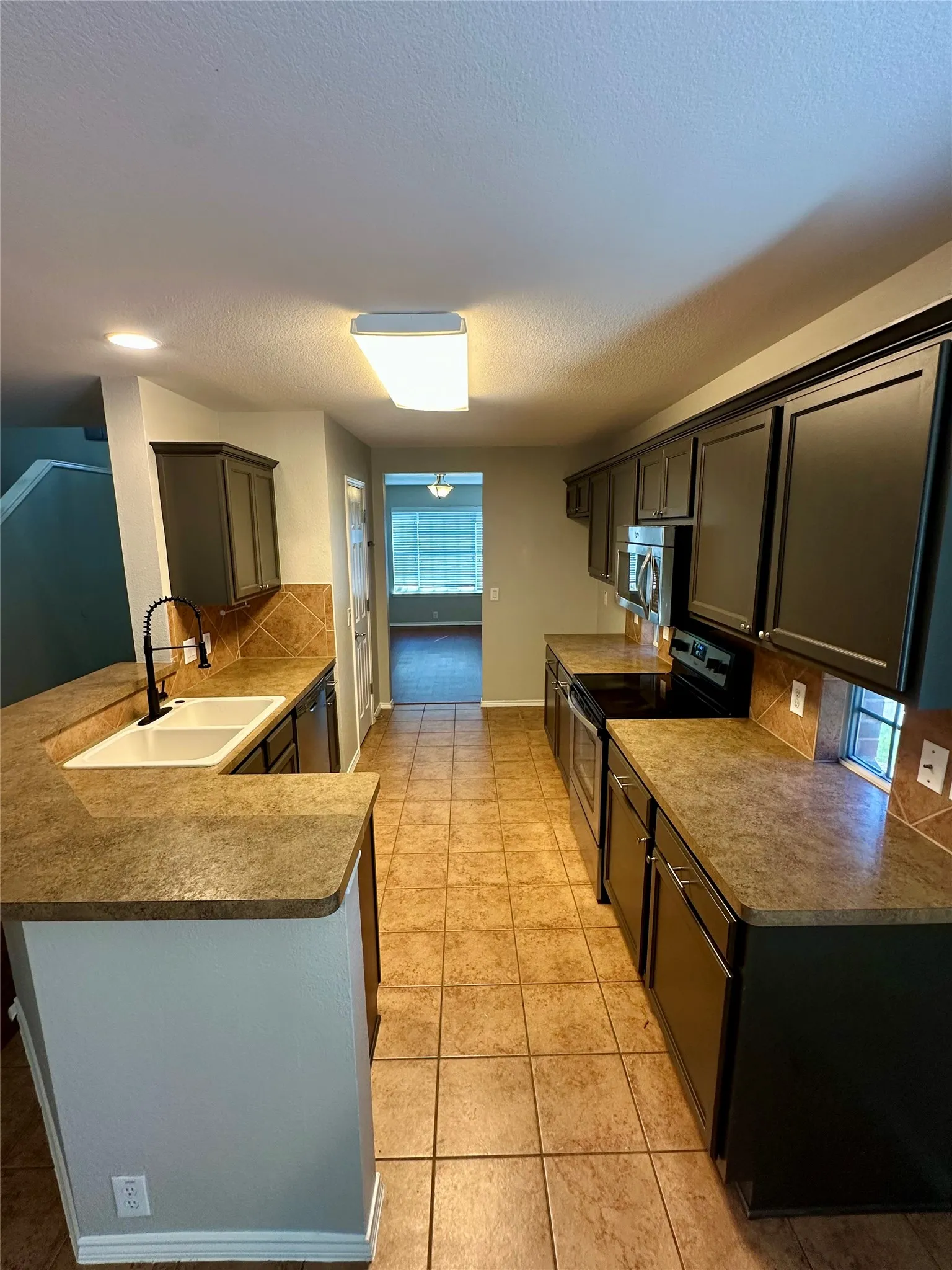 Single Family Residence For Rent in Denton County , 8801 Sierra Trail, Cross Roads, Texas 76227, 4 Bedroom, 3 Bathroom, 2 Garage spaces, 2,627 Sqft, built in 2007, mls#21270711, Real Estate Agent in Cross Roads, Homes For Rent in Denton county, Homes For Rent in Cross Roads, Realtor in Cross Roads Texas, Real Estate Brokerage Independent Realty Texas, Luminita Cordes Realtor