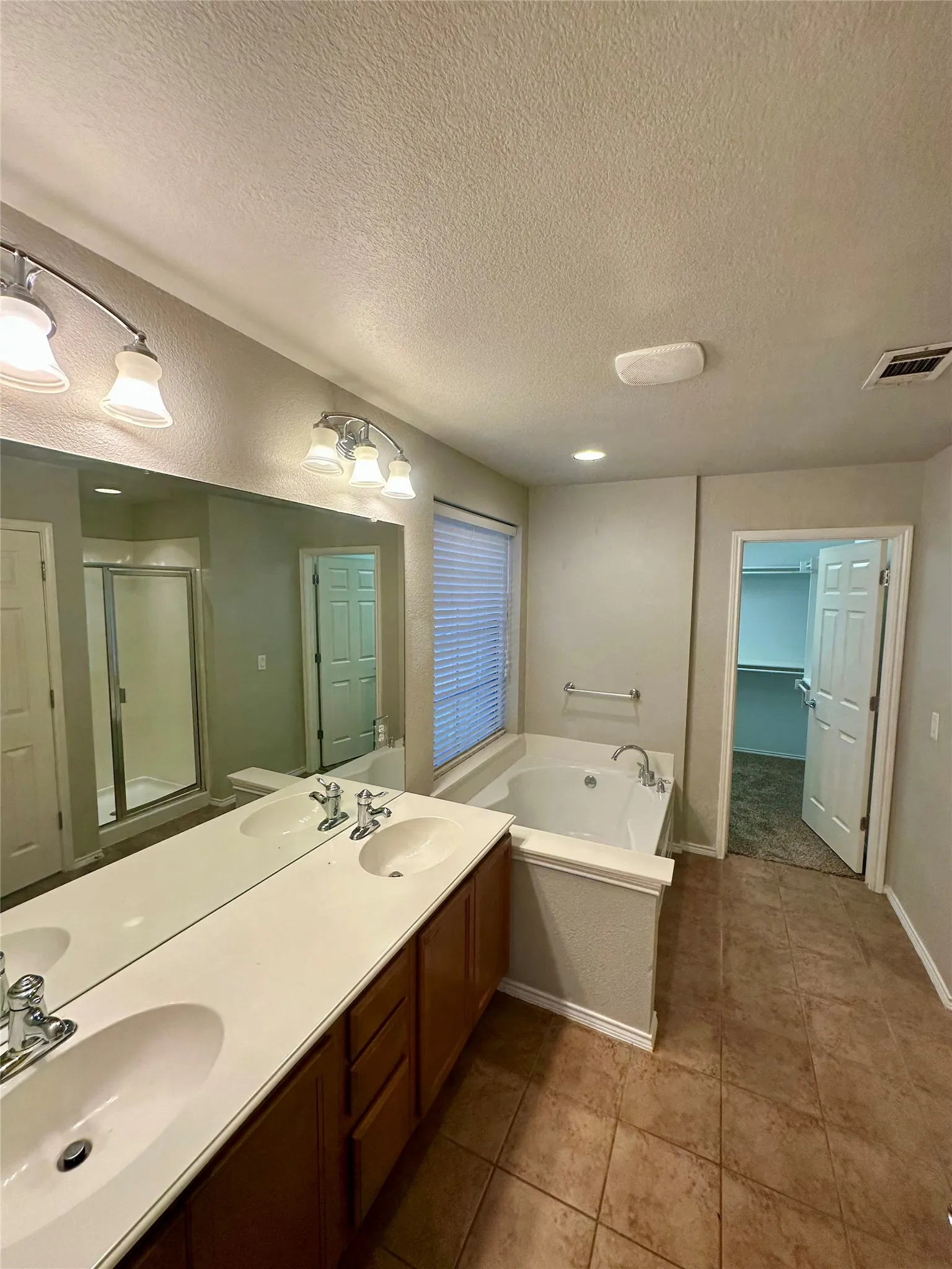 Single Family Residence For Rent in Denton County , 8801 Sierra Trail, Cross Roads, Texas 76227, 4 Bedroom, 3 Bathroom, 2 Garage spaces, 2,627 Sqft, built in 2007, mls#21270711, Real Estate Agent in Cross Roads, Homes For Rent in Denton county, Homes For Rent in Cross Roads, Realtor in Cross Roads Texas, Real Estate Brokerage Independent Realty Texas, Luminita Cordes Realtor