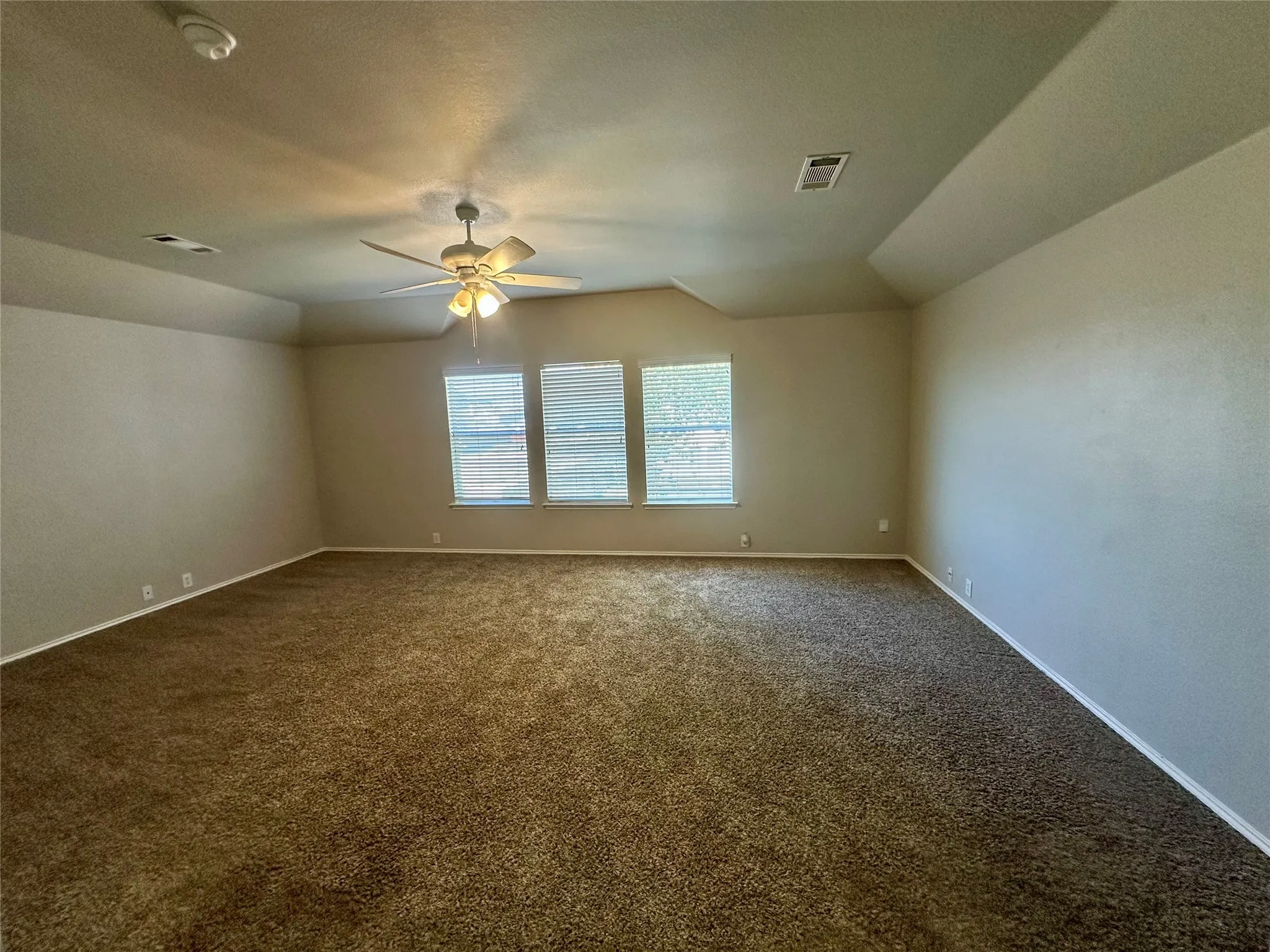 Single Family Residence For Rent in Denton County , 8801 Sierra Trail, Cross Roads, Texas 76227, 4 Bedroom, 3 Bathroom, 2 Garage spaces, 2,627 Sqft, built in 2007, mls#21270711, Real Estate Agent in Cross Roads, Homes For Rent in Denton county, Homes For Rent in Cross Roads, Realtor in Cross Roads Texas, Real Estate Brokerage Independent Realty Texas, Luminita Cordes Realtor