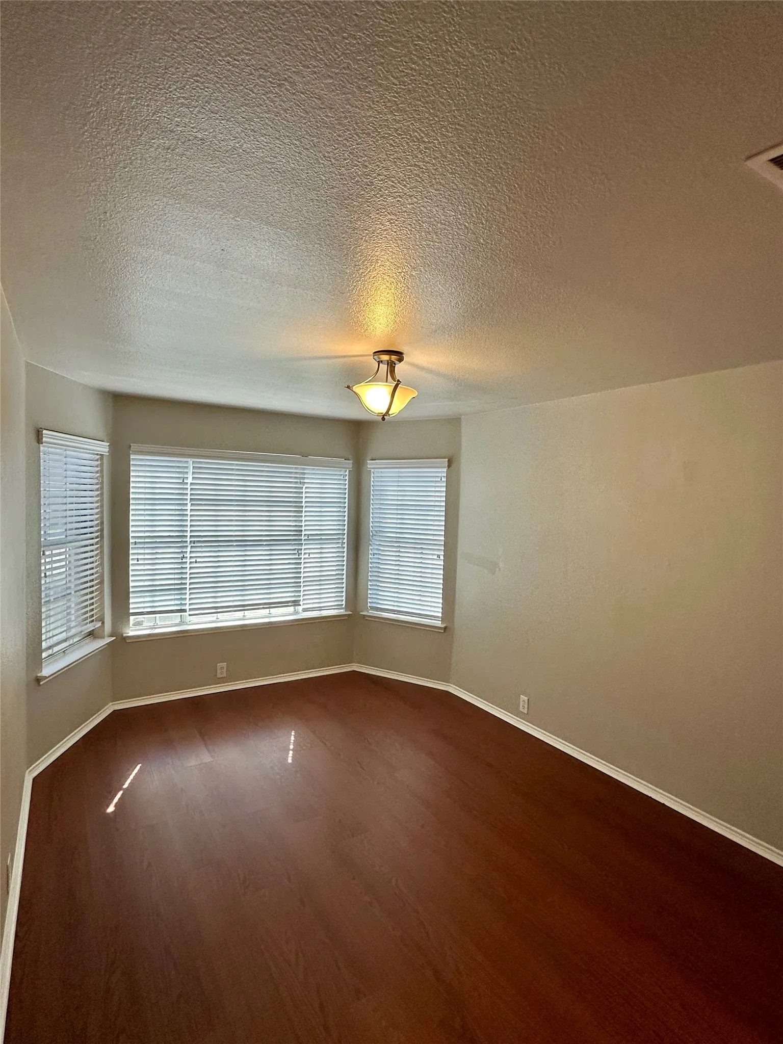 Single Family Residence For Rent in Denton County , 8801 Sierra Trail, Cross Roads, Texas 76227, 4 Bedroom, 3 Bathroom, 2 Garage spaces, 2,627 Sqft, built in 2007, mls#21270711, Real Estate Agent in Cross Roads, Homes For Rent in Denton county, Homes For Rent in Cross Roads, Realtor in Cross Roads Texas, Real Estate Brokerage Independent Realty Texas, Luminita Cordes Realtor