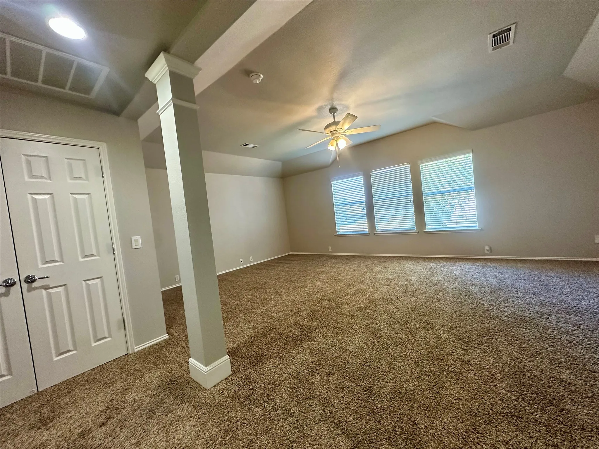 Single Family Residence For Rent in Denton County , 8801 Sierra Trail, Cross Roads, Texas 76227, 4 Bedroom, 3 Bathroom, 2 Garage spaces, 2,627 Sqft, built in 2007, mls#21270711, Real Estate Agent in Cross Roads, Homes For Rent in Denton county, Homes For Rent in Cross Roads, Realtor in Cross Roads Texas, Real Estate Brokerage Independent Realty Texas, Luminita Cordes Realtor