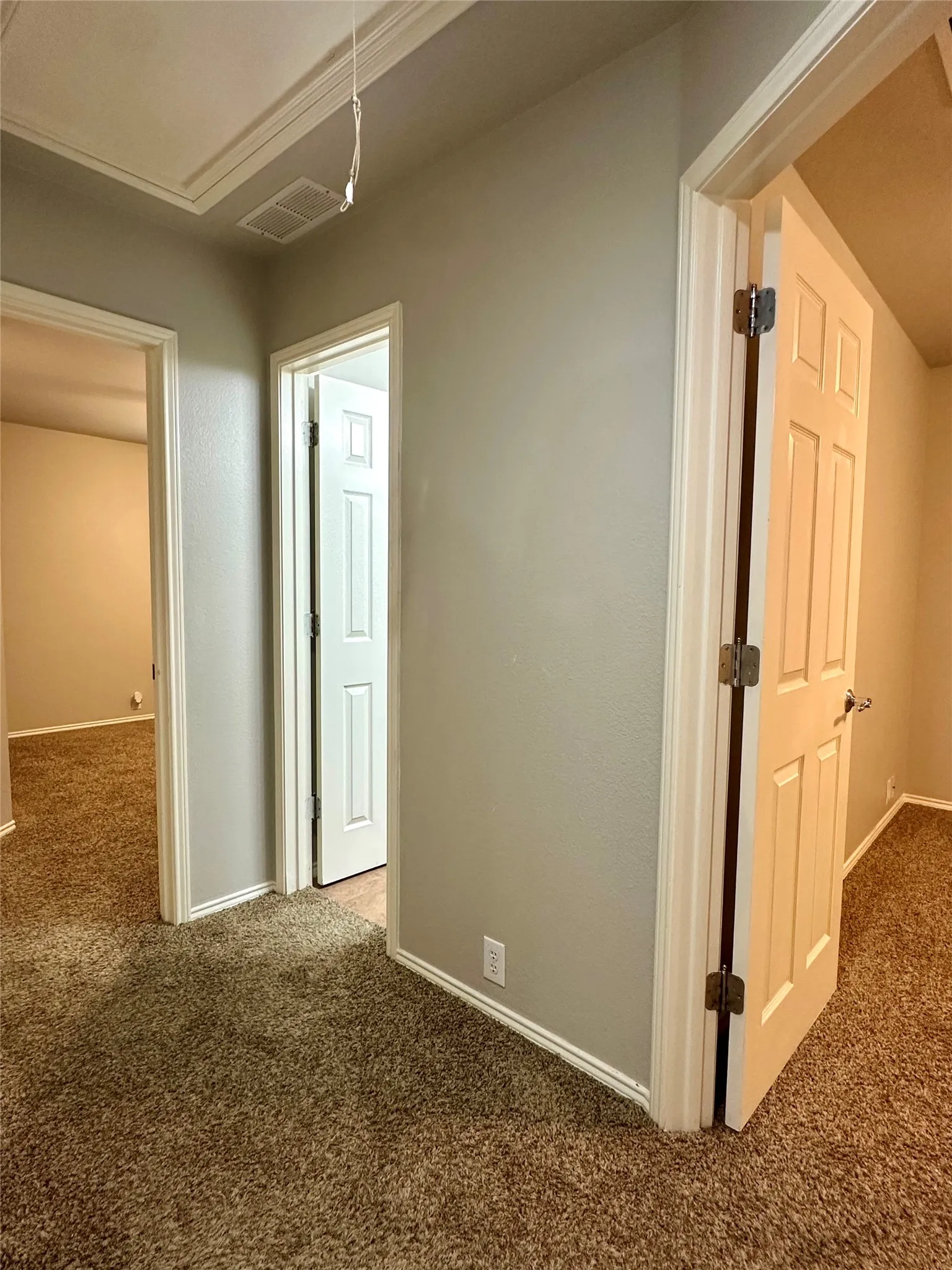 Single Family Residence For Rent in Denton County , 8801 Sierra Trail, Cross Roads, Texas 76227, 4 Bedroom, 3 Bathroom, 2 Garage spaces, 2,627 Sqft, built in 2007, mls#21270711, Real Estate Agent in Cross Roads, Homes For Rent in Denton county, Homes For Rent in Cross Roads, Realtor in Cross Roads Texas, Real Estate Brokerage Independent Realty Texas, Luminita Cordes Realtor