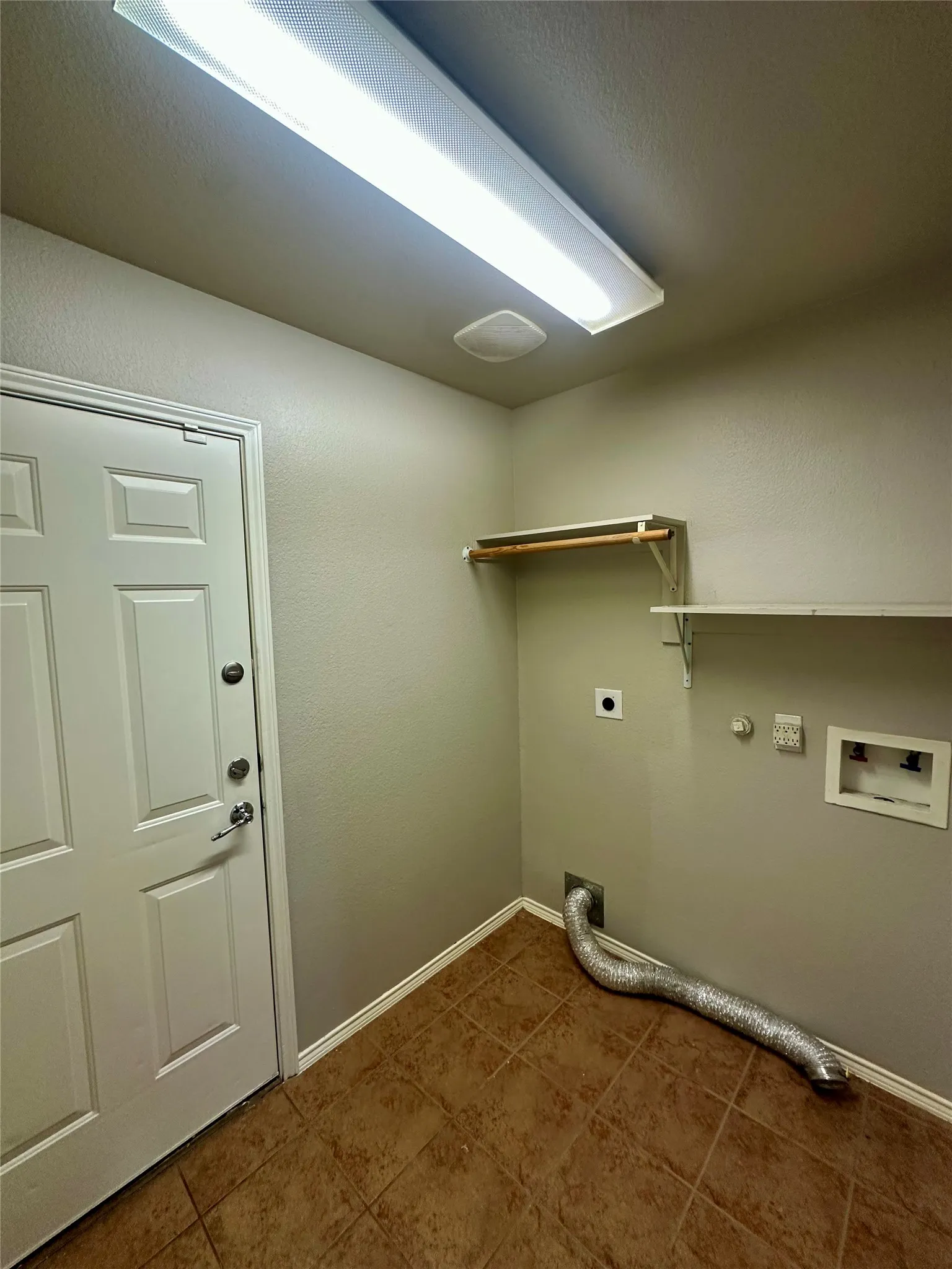 Single Family Residence For Rent in Denton County , 8801 Sierra Trail, Cross Roads, Texas 76227, 4 Bedroom, 3 Bathroom, 2 Garage spaces, 2,627 Sqft, built in 2007, mls#21270711, Real Estate Agent in Cross Roads, Homes For Rent in Denton county, Homes For Rent in Cross Roads, Realtor in Cross Roads Texas, Real Estate Brokerage Independent Realty Texas, Luminita Cordes Realtor