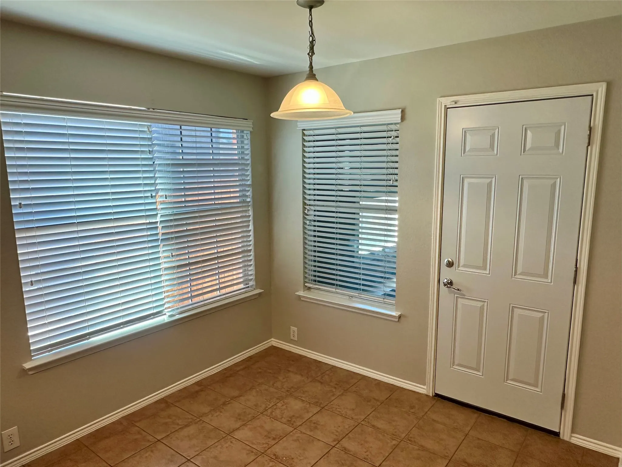 Single Family Residence For Rent in Denton County , 8801 Sierra Trail, Cross Roads, Texas 76227, 4 Bedroom, 3 Bathroom, 2 Garage spaces, 2,627 Sqft, built in 2007, mls#21270711, Real Estate Agent in Cross Roads, Homes For Rent in Denton county, Homes For Rent in Cross Roads, Realtor in Cross Roads Texas, Real Estate Brokerage Independent Realty Texas, Luminita Cordes Realtor