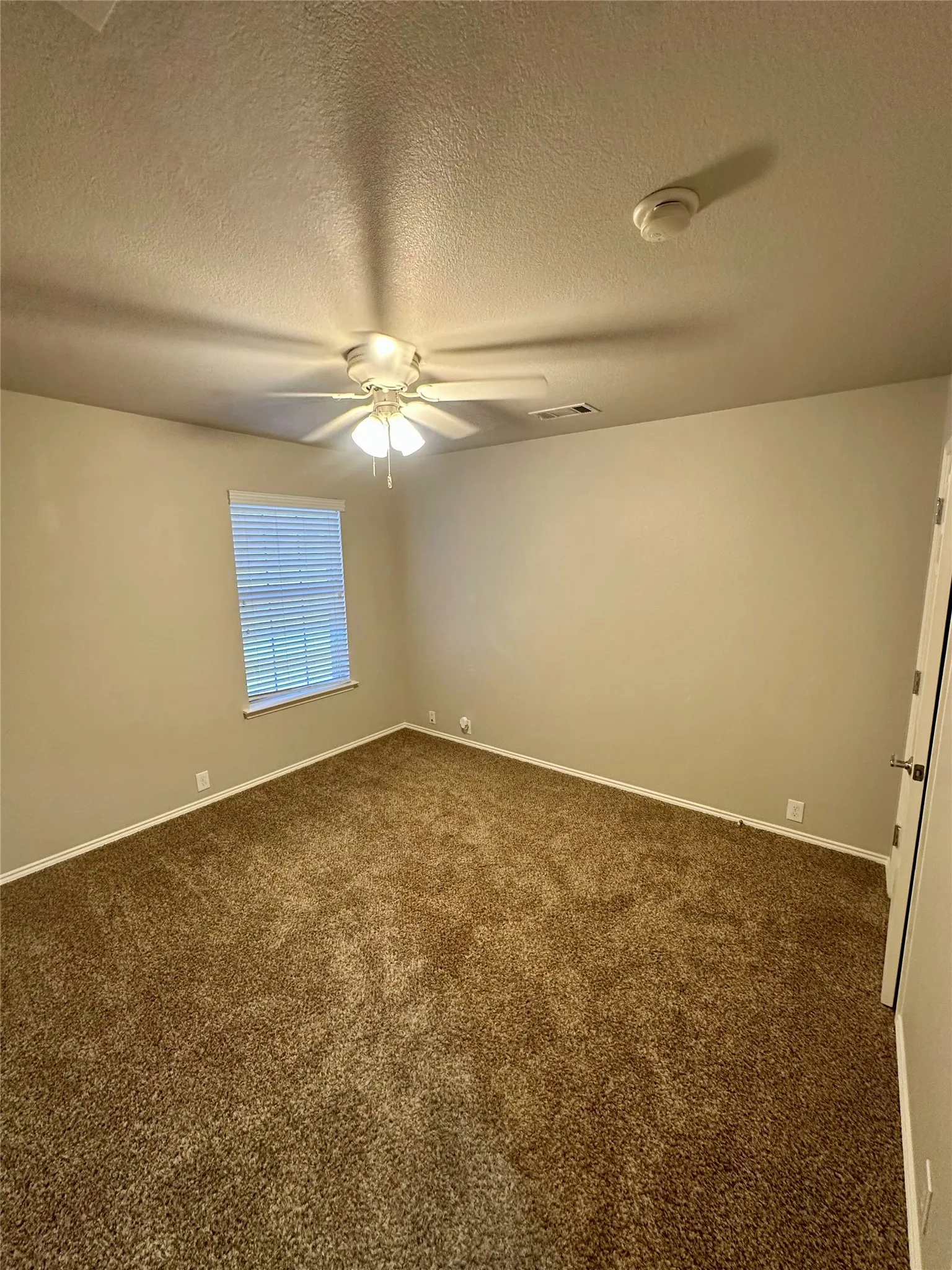 Single Family Residence For Rent in Denton County , 8801 Sierra Trail, Cross Roads, Texas 76227, 4 Bedroom, 3 Bathroom, 2 Garage spaces, 2,627 Sqft, built in 2007, mls#21270711, Real Estate Agent in Cross Roads, Homes For Rent in Denton county, Homes For Rent in Cross Roads, Realtor in Cross Roads Texas, Real Estate Brokerage Independent Realty Texas, Luminita Cordes Realtor