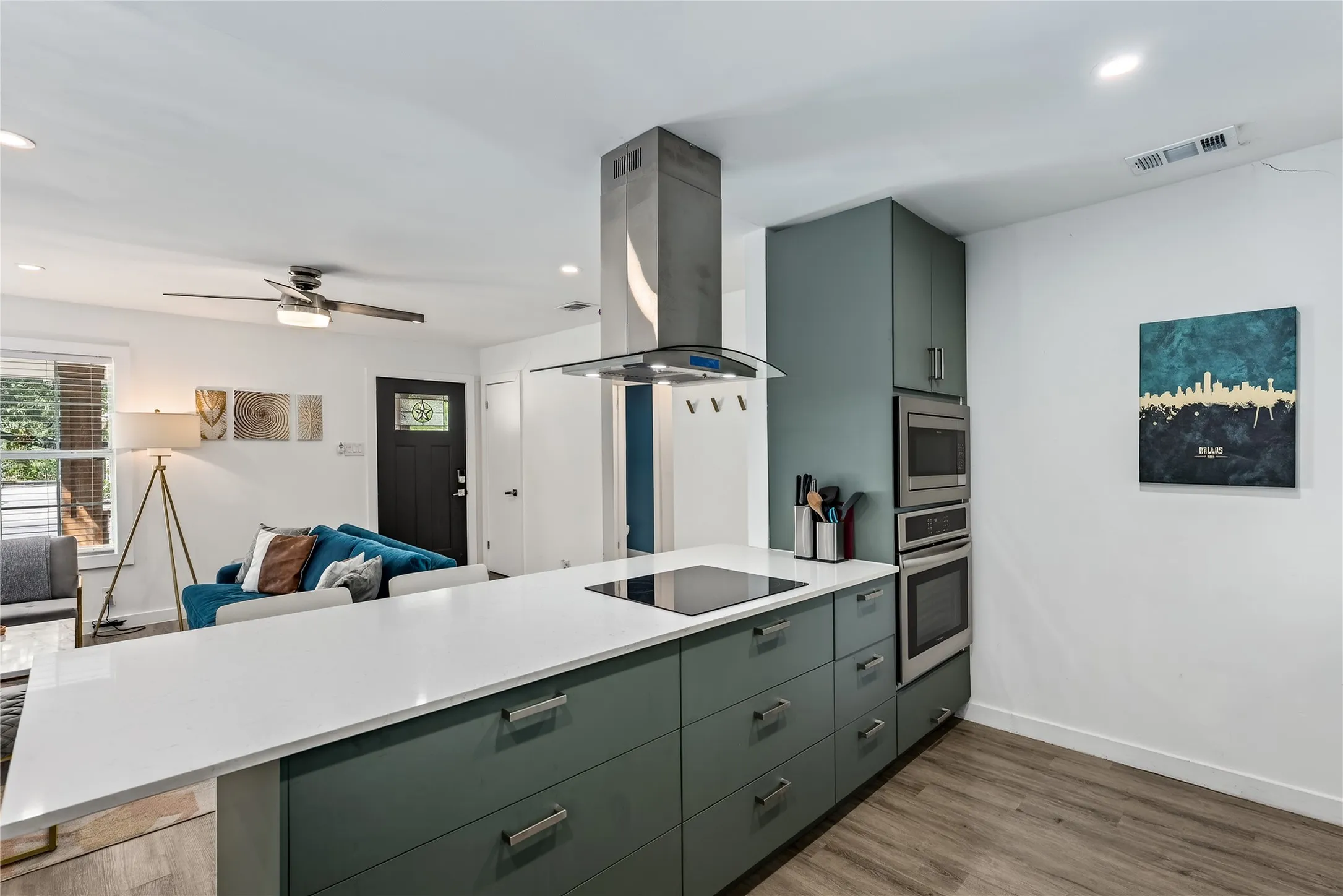 Duplex For Sale in Dallas County , 112 N Adams Avenue, Dallas, Texas 75208, 5 Bedroom, 2 Bathroom, Garage spaces, 2,088 Sqft, built in 1945, mls#21267883, Real Estate Agent in Dallas, Homes For Sale in Dallas county, Homes For Sale in Dallas, Realtor in Dallas Texas, Real Estate Brokerage Independent Realty Texas, Luminita Cordes Realtor