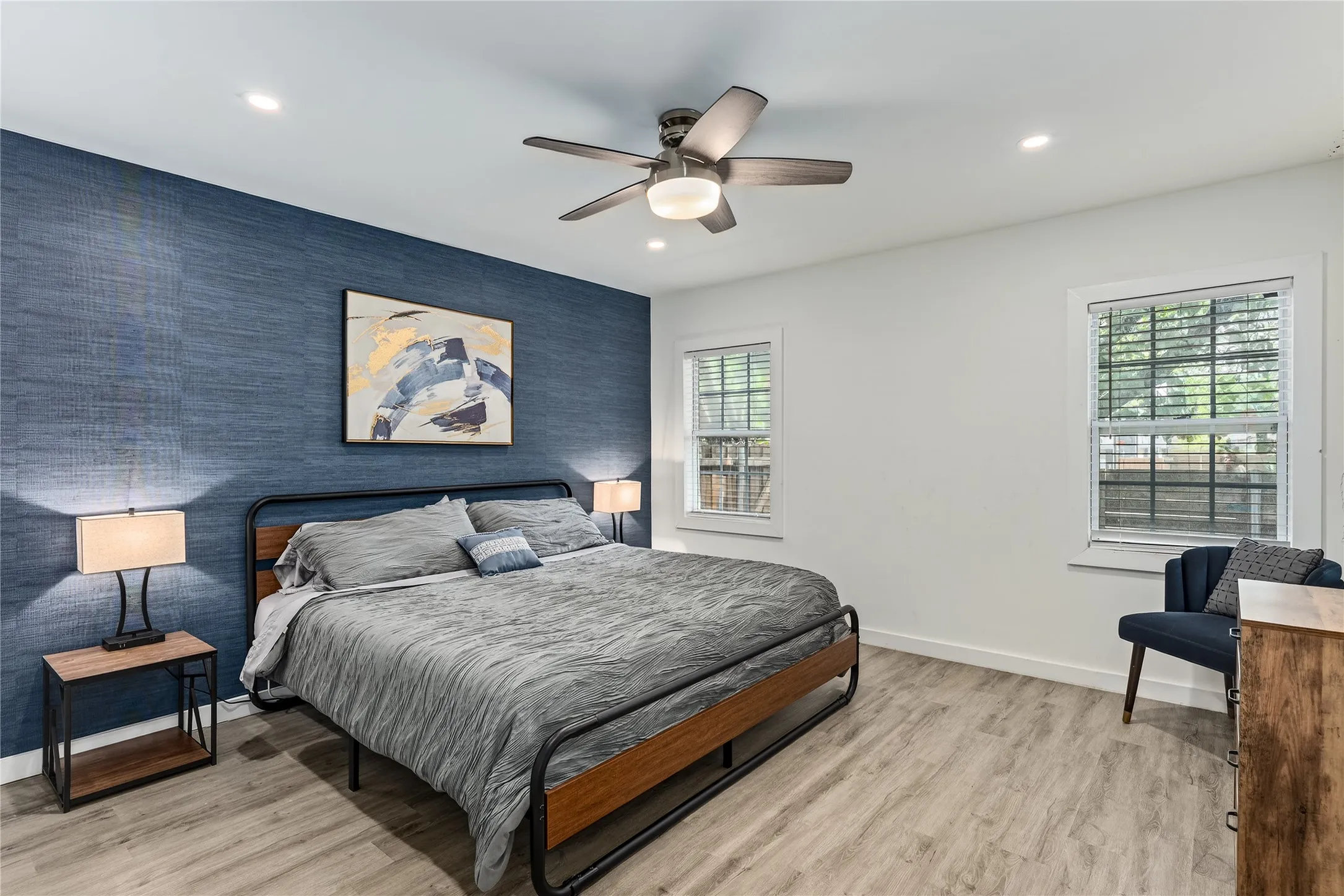 Duplex For Sale in Dallas County , 112 N Adams Avenue, Dallas, Texas 75208, 5 Bedroom, 2 Bathroom, Garage spaces, 2,088 Sqft, built in 1945, mls#21267883, Real Estate Agent in Dallas, Homes For Sale in Dallas county, Homes For Sale in Dallas, Realtor in Dallas Texas, Real Estate Brokerage Independent Realty Texas, Luminita Cordes Realtor